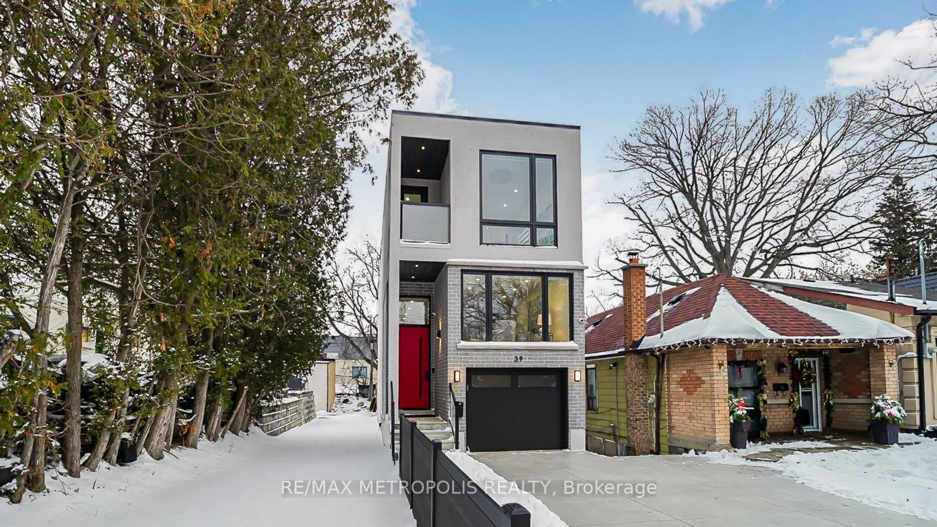Home with brick exterior material, street for 39 Kenworthy Ave, Toronto Ontario M1L 3B1