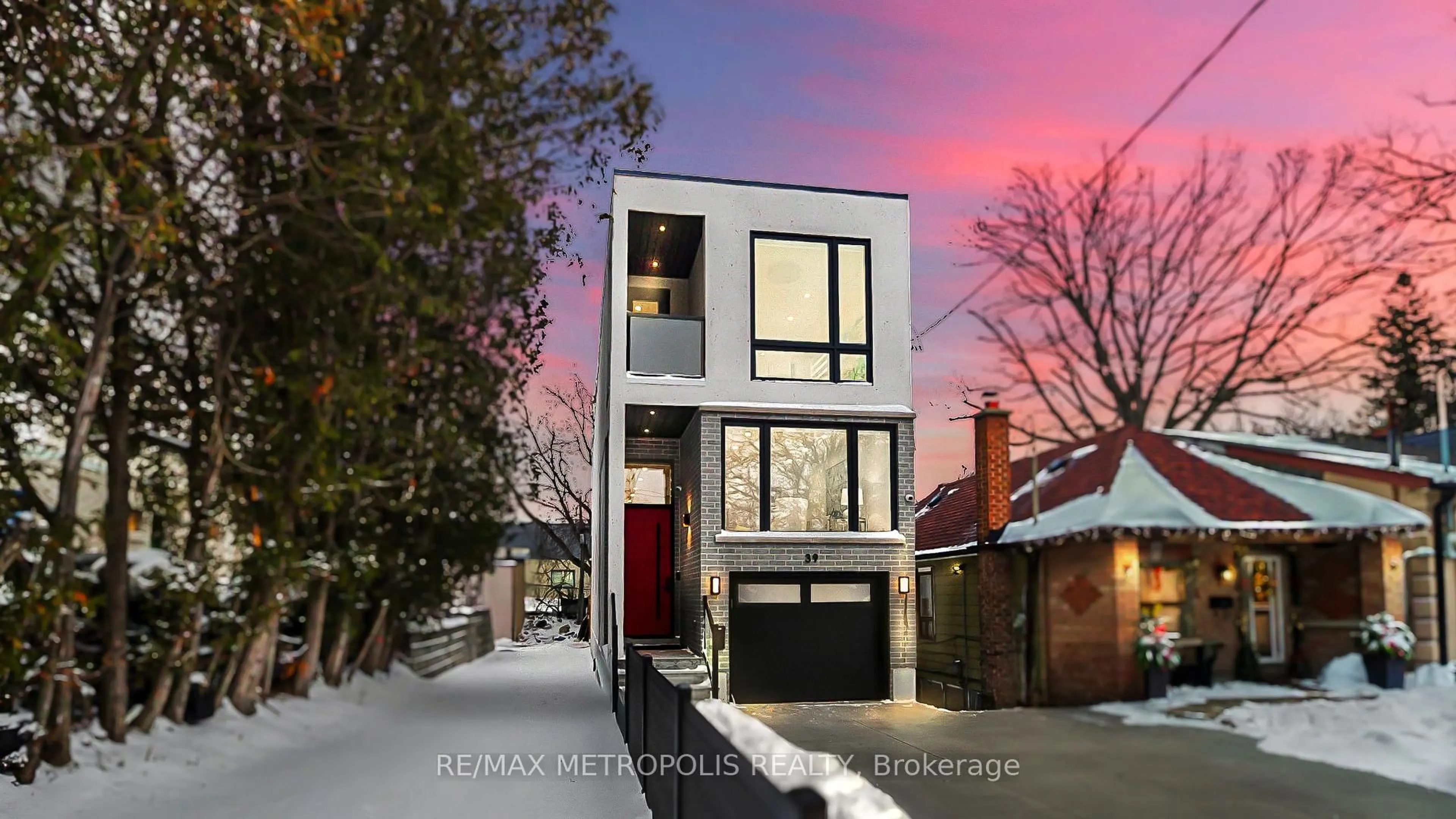 Home with brick exterior material, street for 39 Kenworthy Ave, Toronto Ontario M1L 3B1
