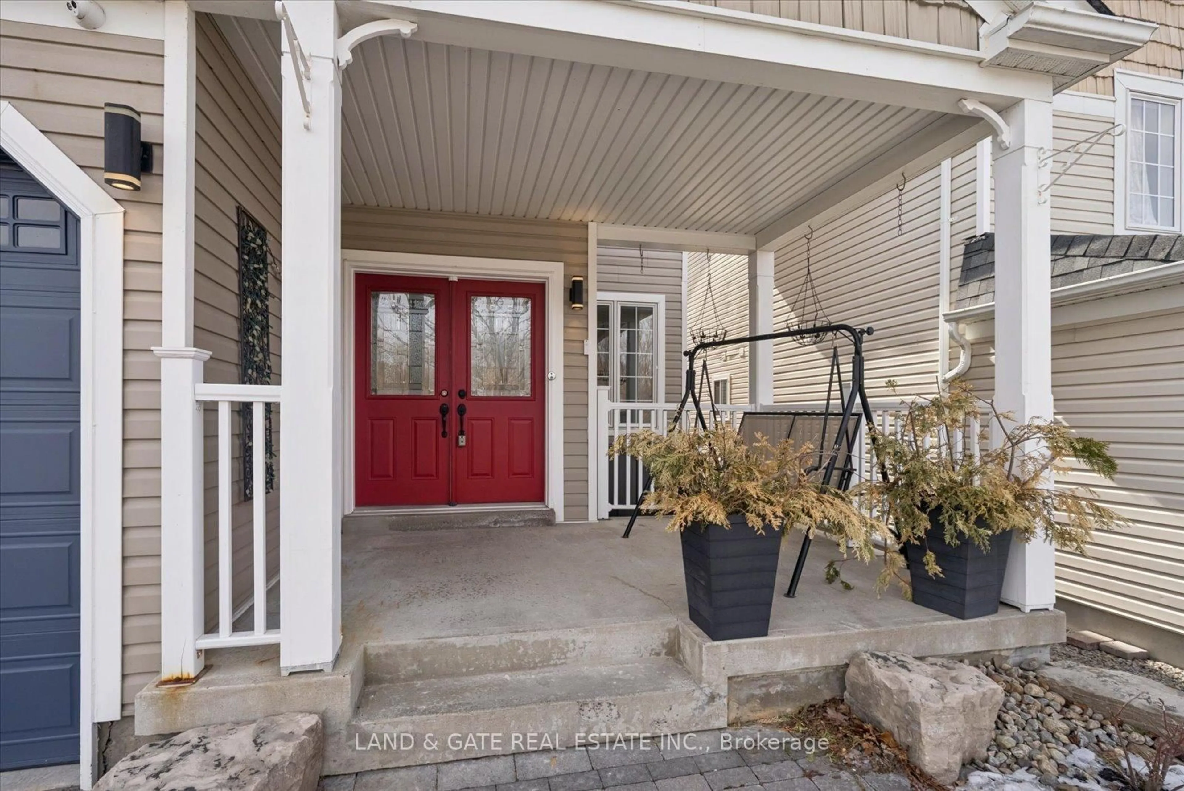Indoor entryway for 1329 Coldstream Dr, Oshawa Ontario L1K 0B5