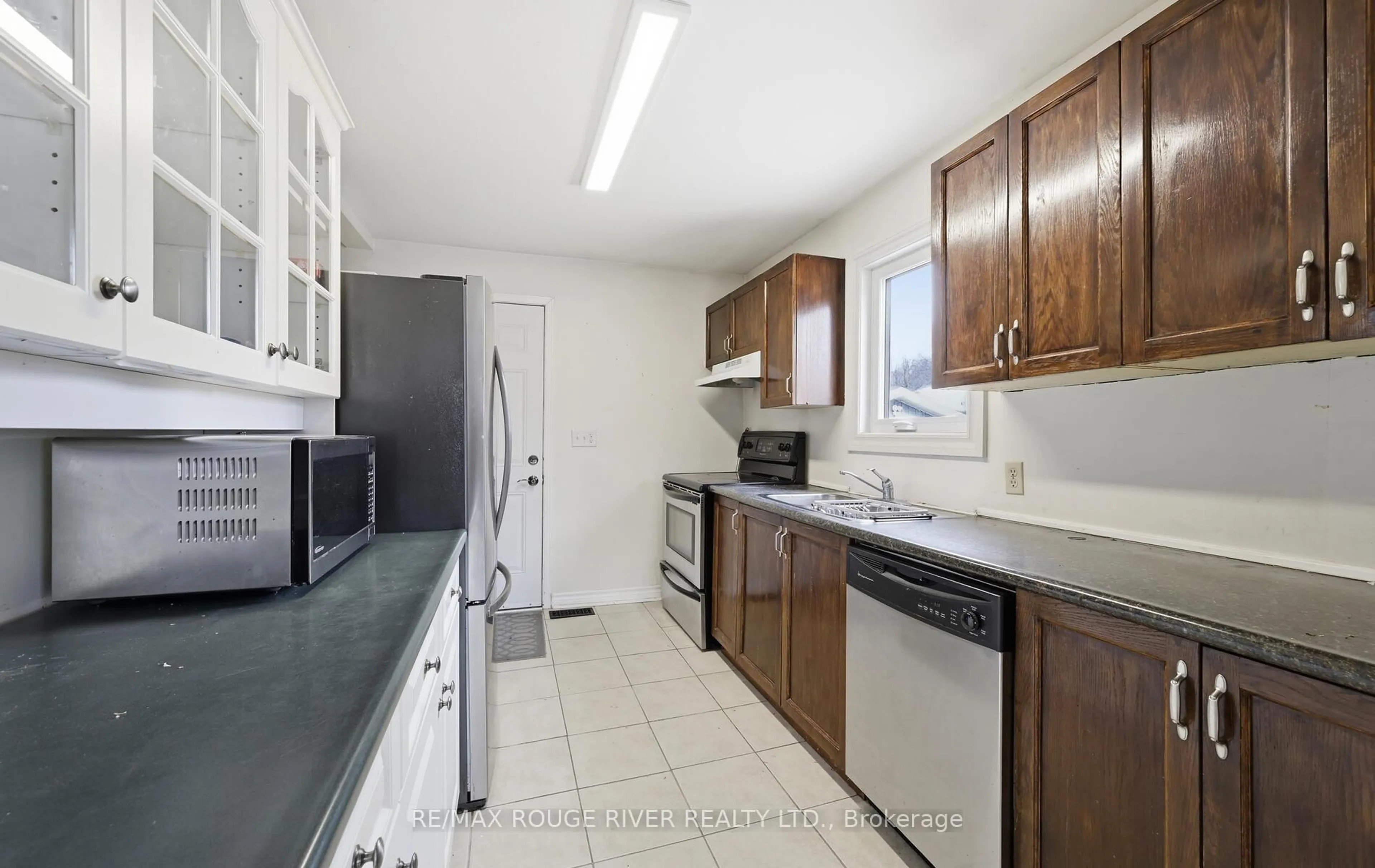 Standard kitchen, ceramic/tile floor for 344 Elmgrove Ave, Oshawa Ontario L1J 2C2
