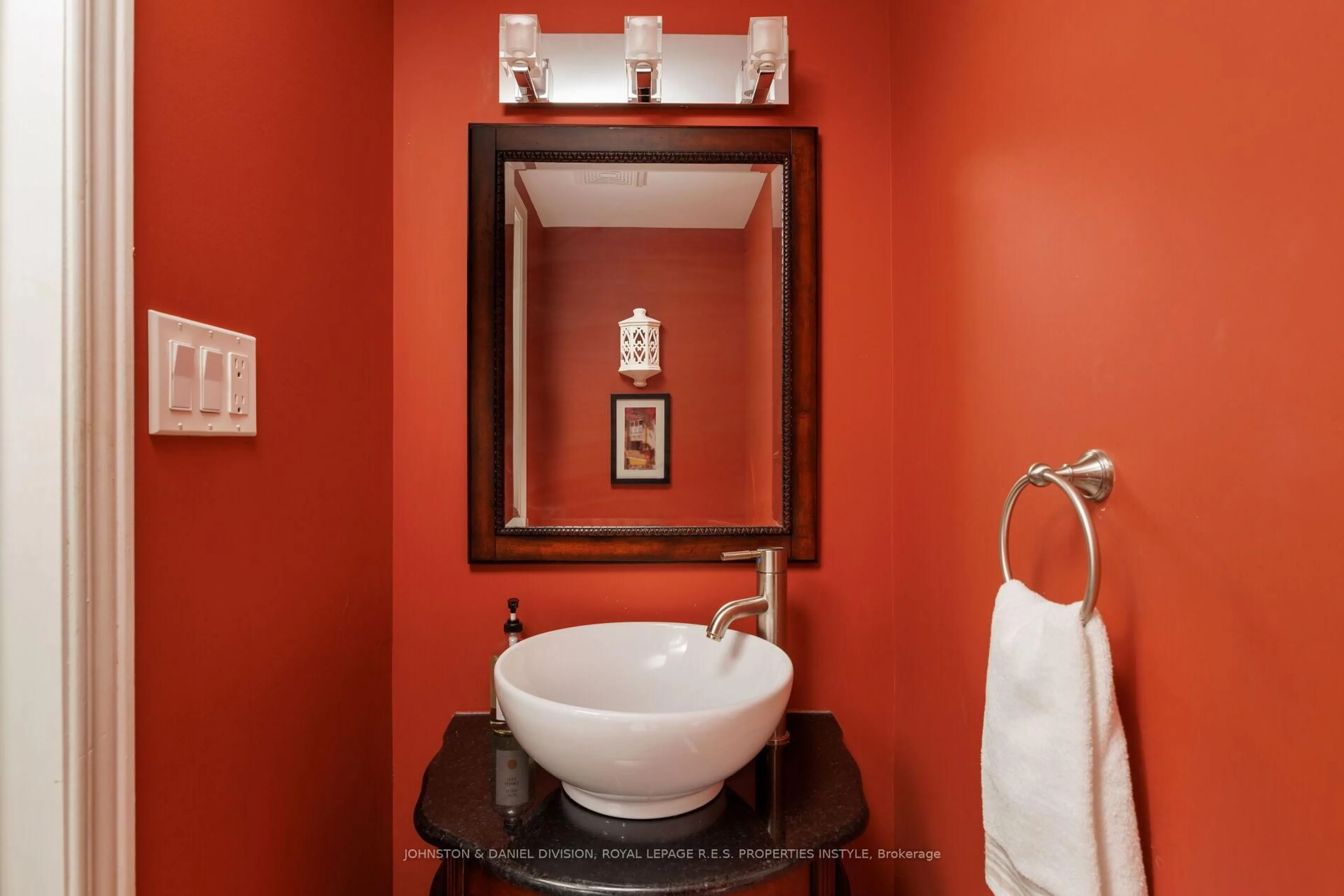 Contemporary bathroom, ceramic/tile floor for 130 Frank Rivers Dr, Toronto Ontario M1W 3N4