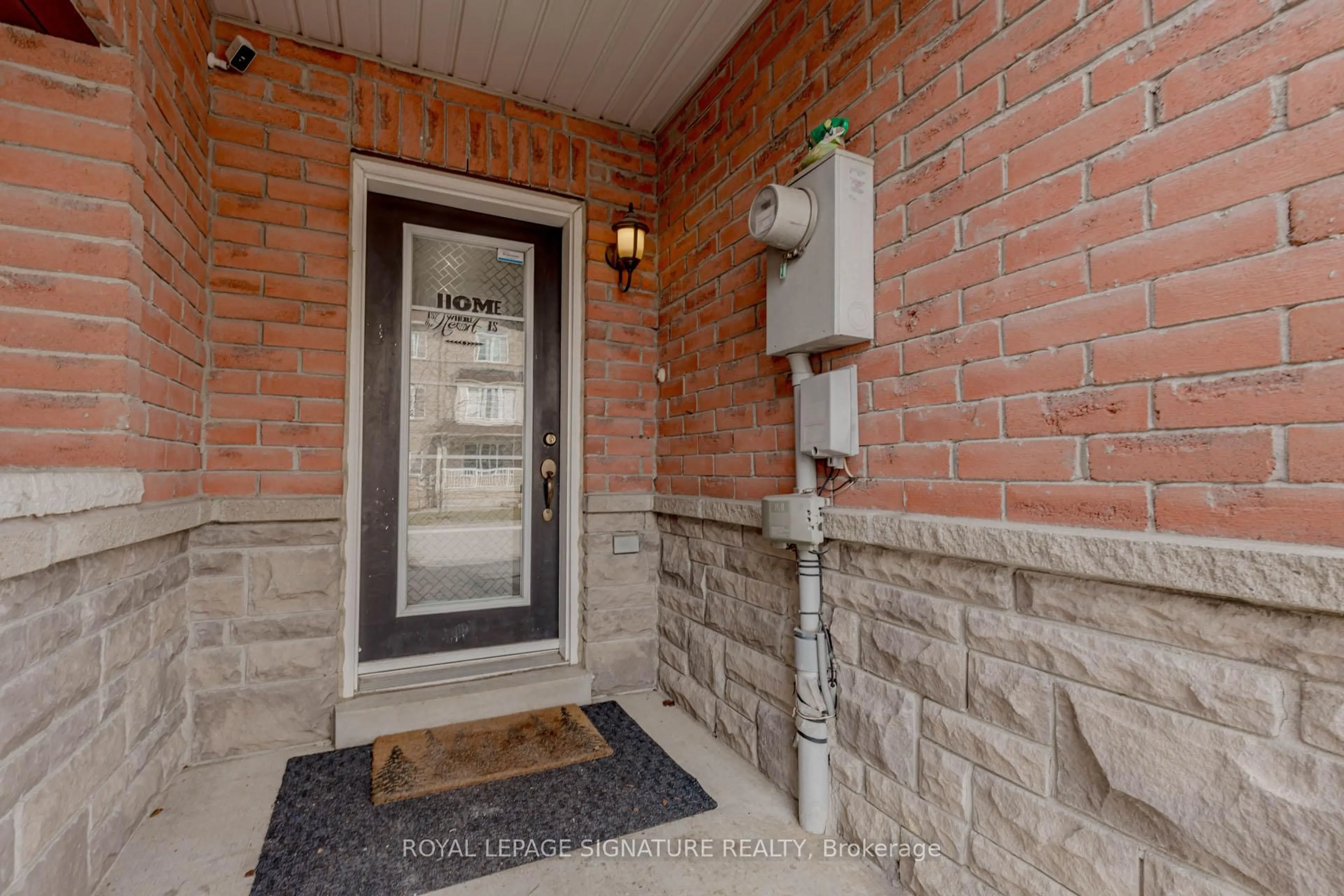 Indoor entryway for 130 Bayly St, Ajax Ontario L1S 0C3