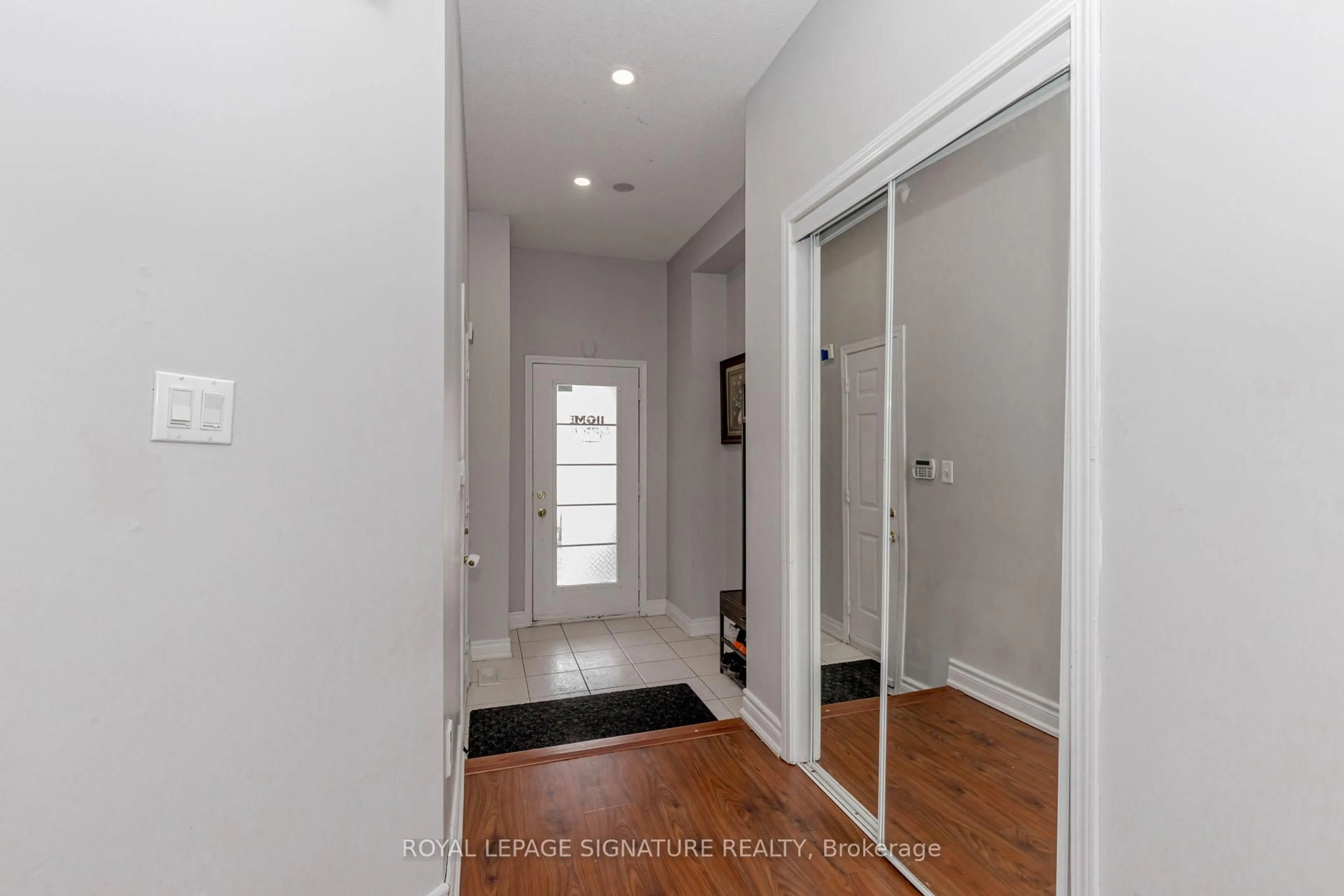 Indoor entryway for 130 Bayly St, Ajax Ontario L1S 0C3