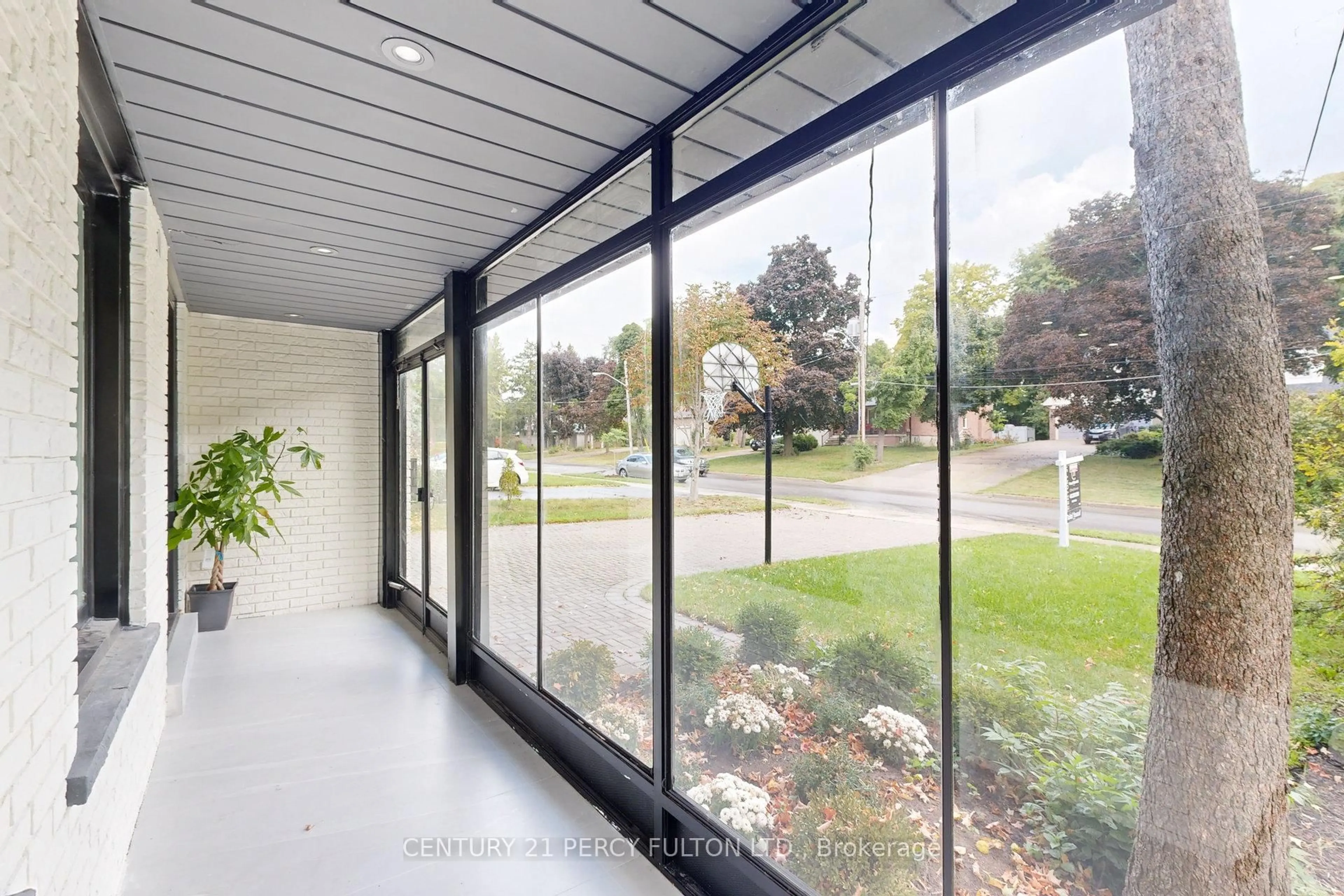 Indoor foyer for 78 Agincourt Dr, Toronto Ontario M1S 1M6
