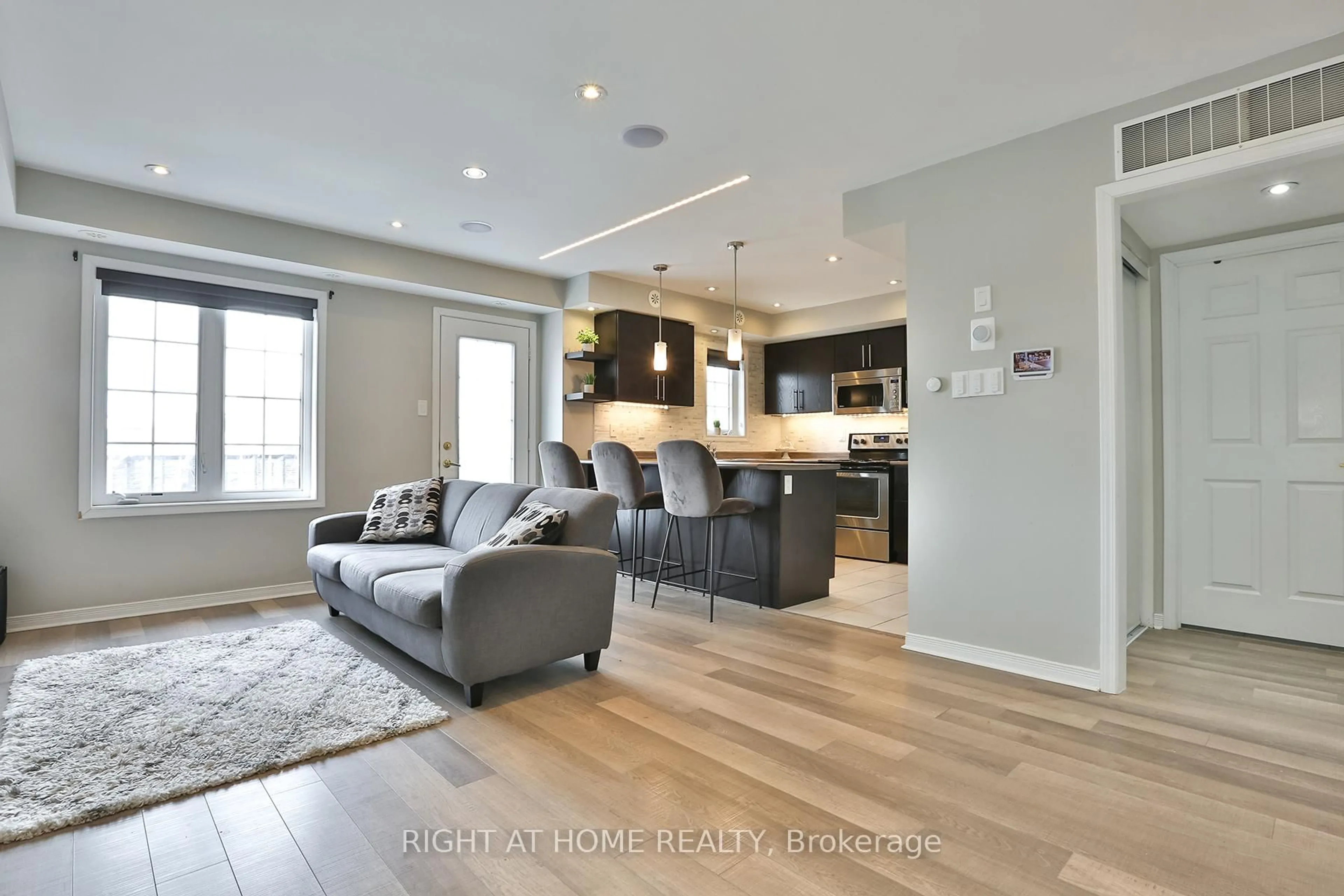 Open concept kitchen, unknown for 168 Kingston Rd, Ajax Ontario L1T 0M9