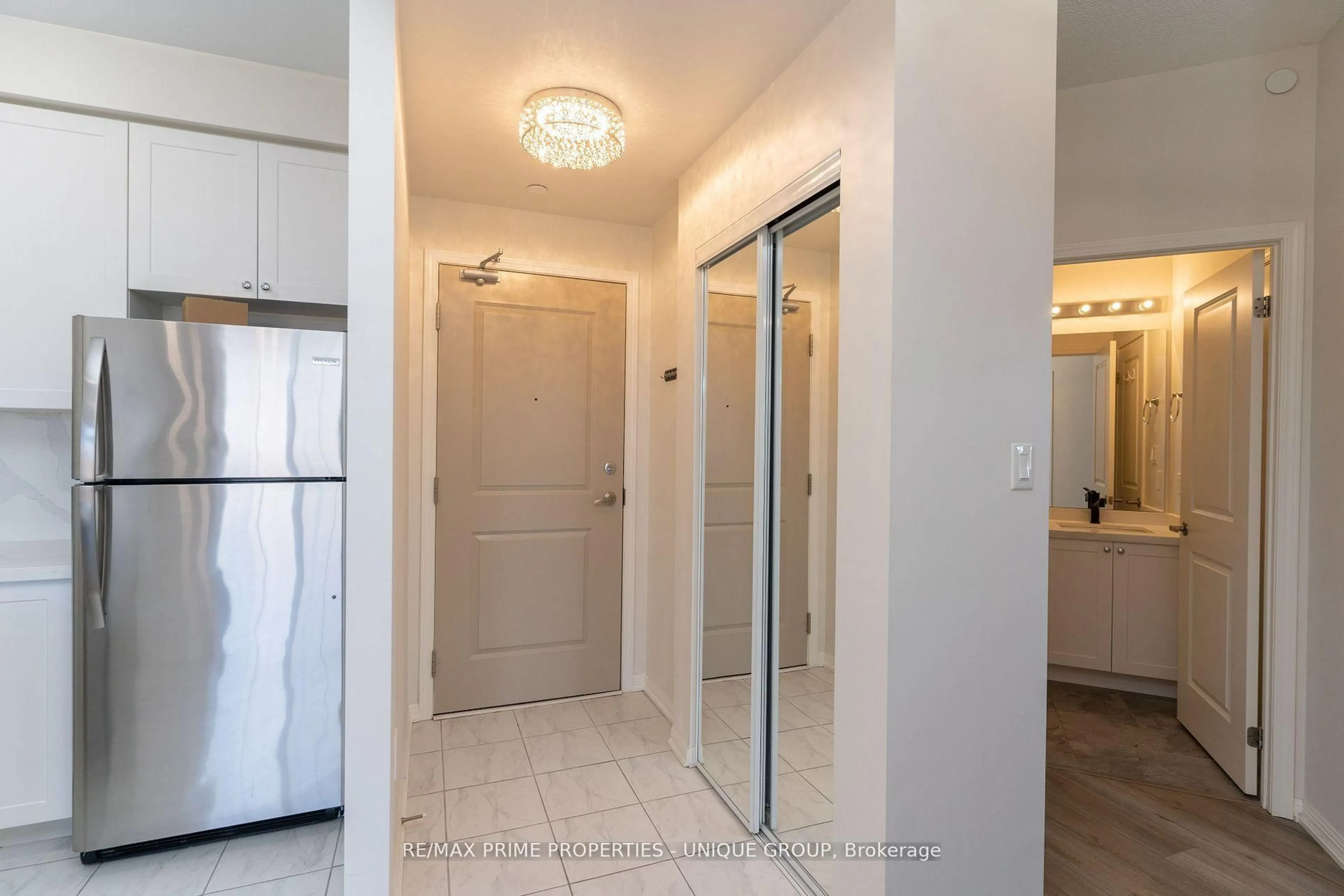 Indoor entryway for 80 Aspen Springs Dr #315, Clarington Ontario L1C 4Y2