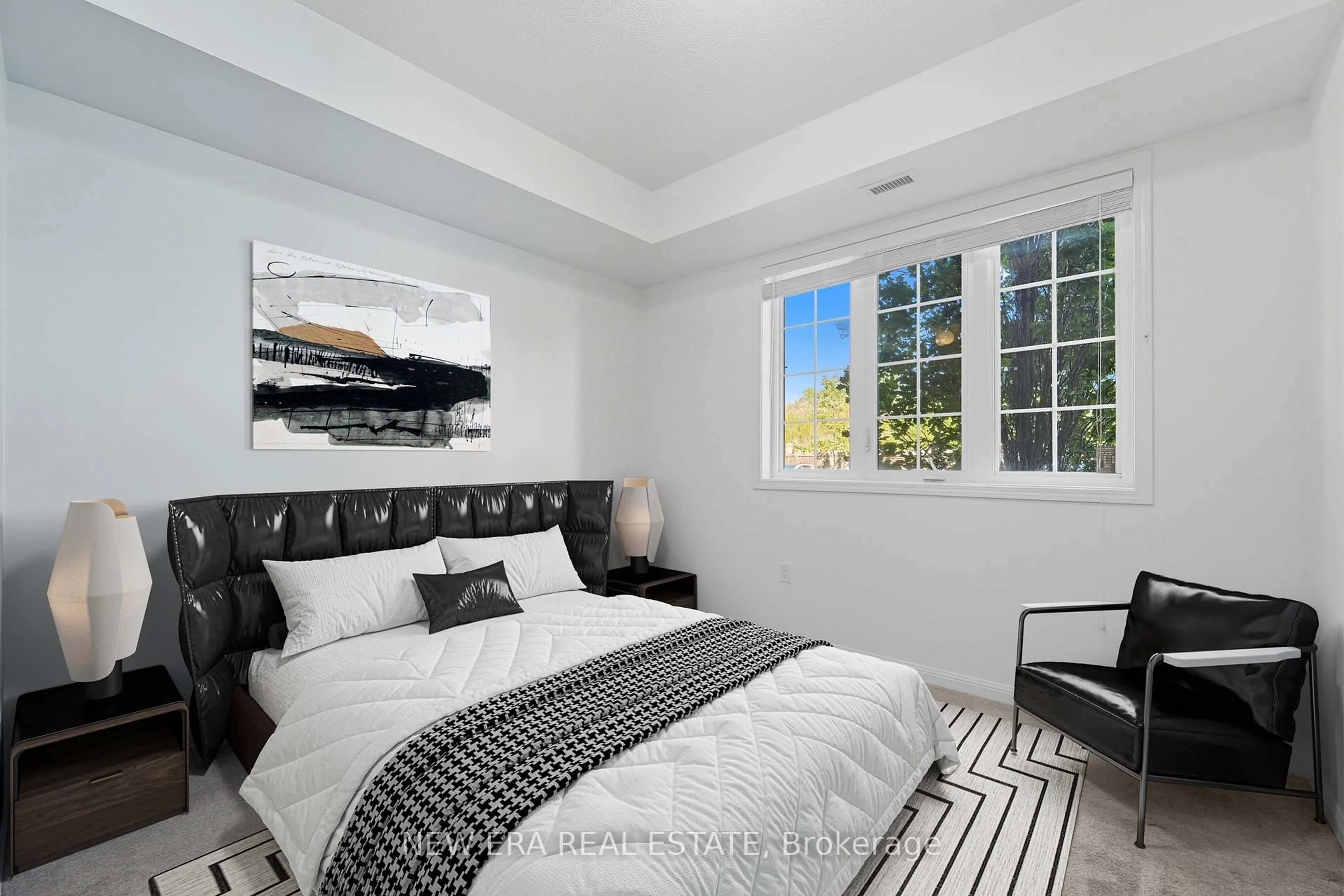 Bedroom with bed, unknown for 80 Aspen Springs Dr #120, Clarington Ontario L1C 0V4