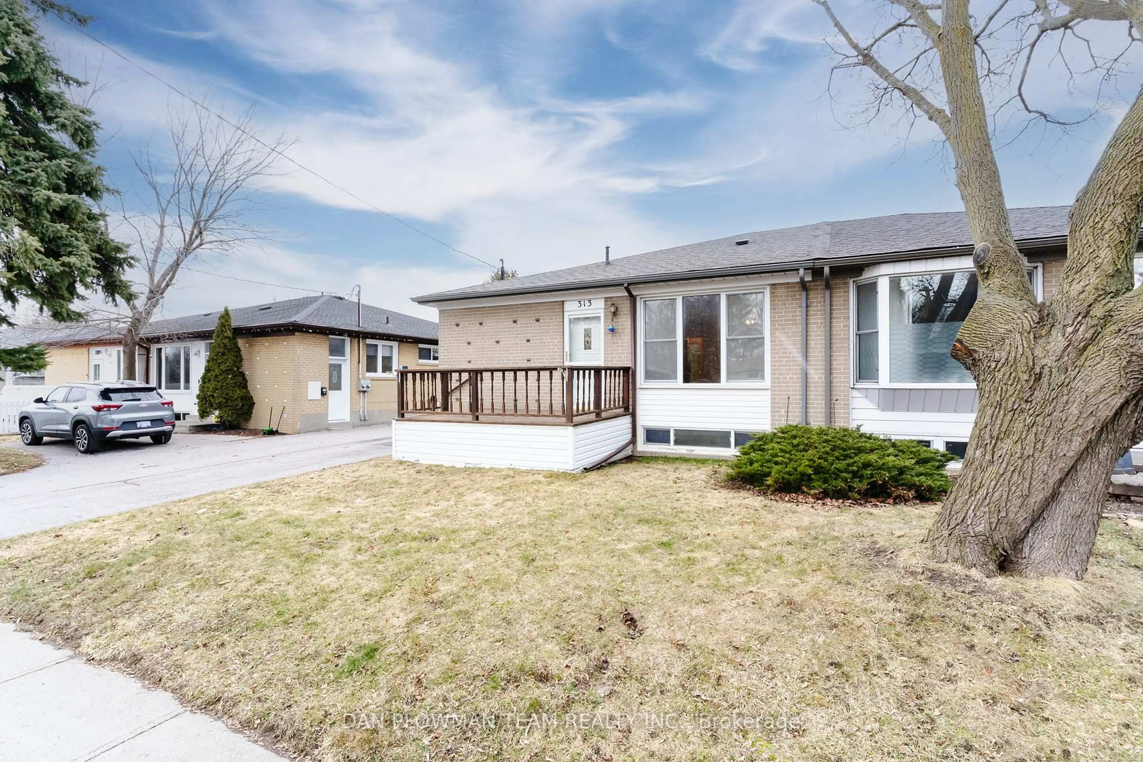 Unknown for 313 Dovedale Dr, Whitby Ontario L1N 1Z8