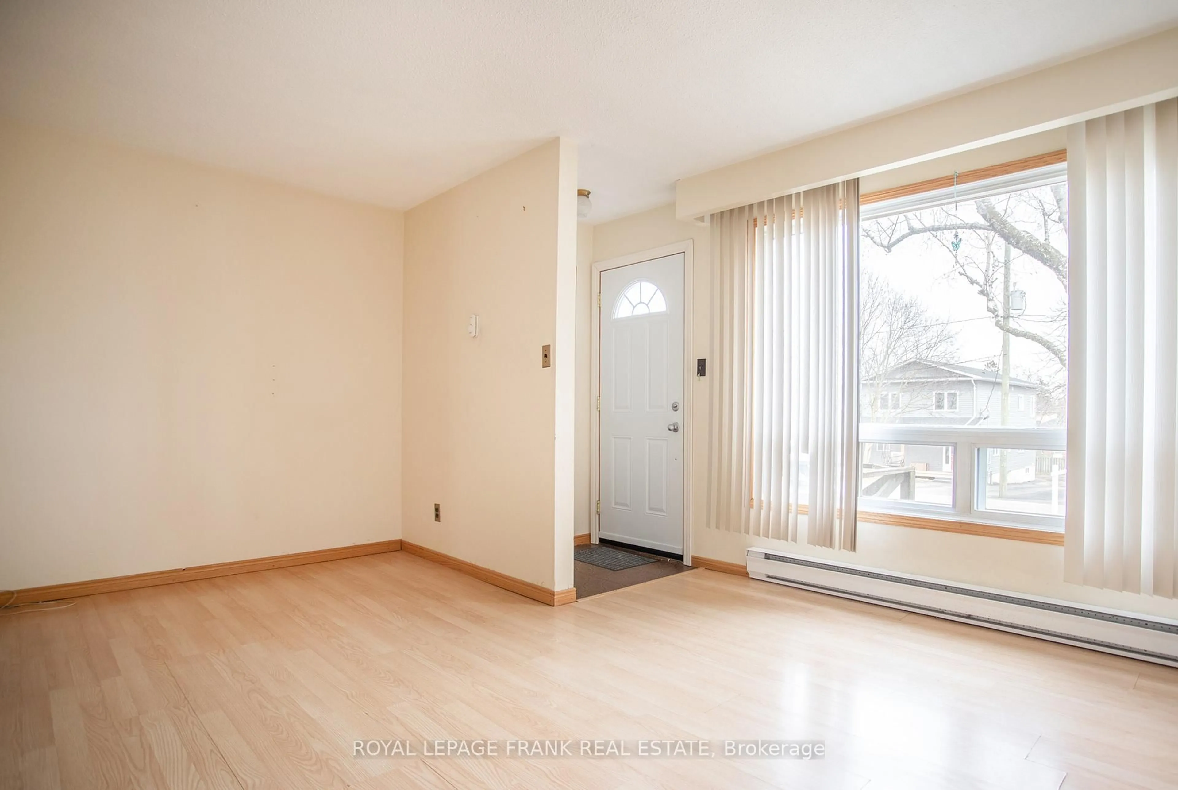 Unknown for 1120 King St, Whitby Ontario L1N 5A8