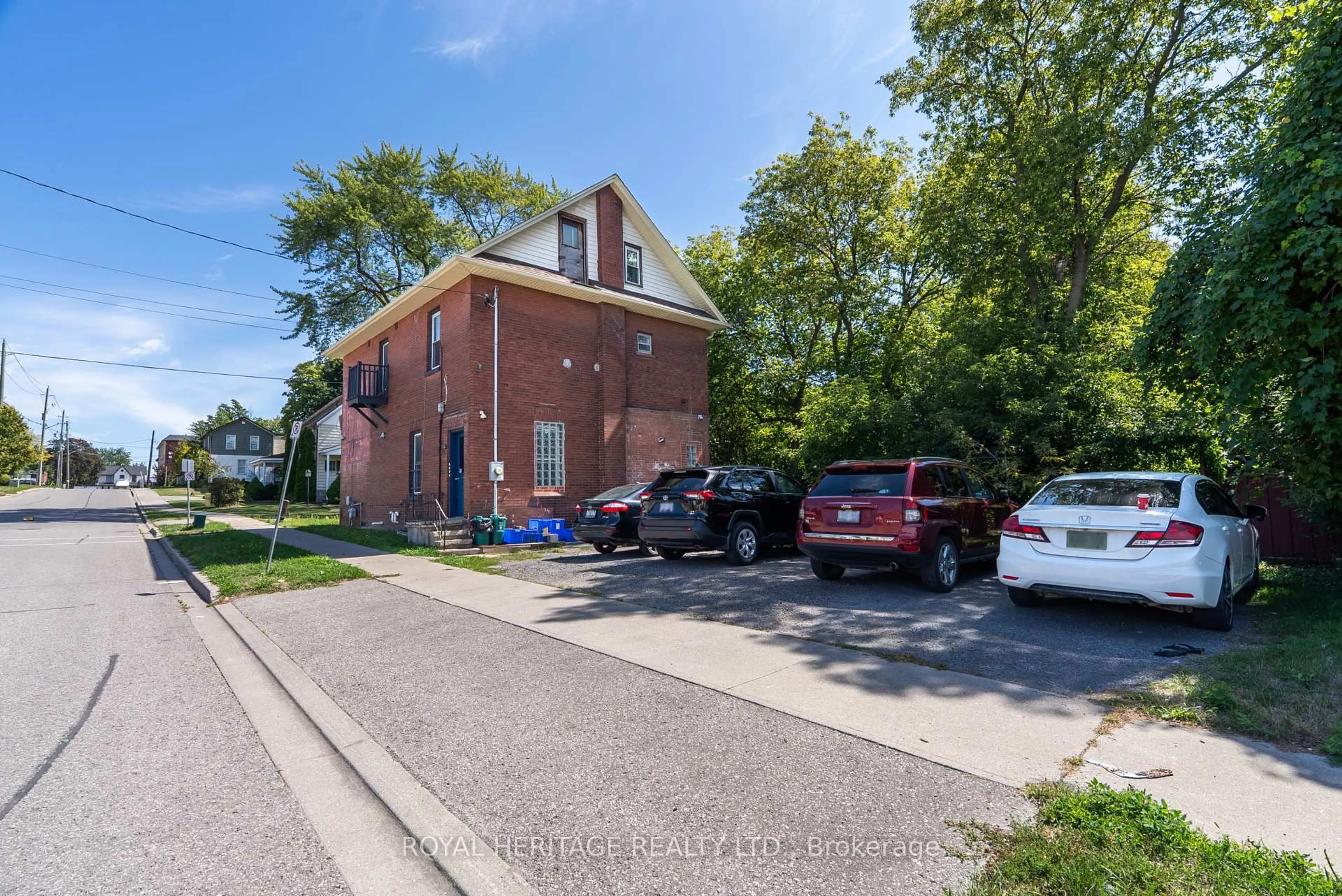 Home with brick exterior material, street for 394 Centre St, Oshawa Ontario L1H 4B9