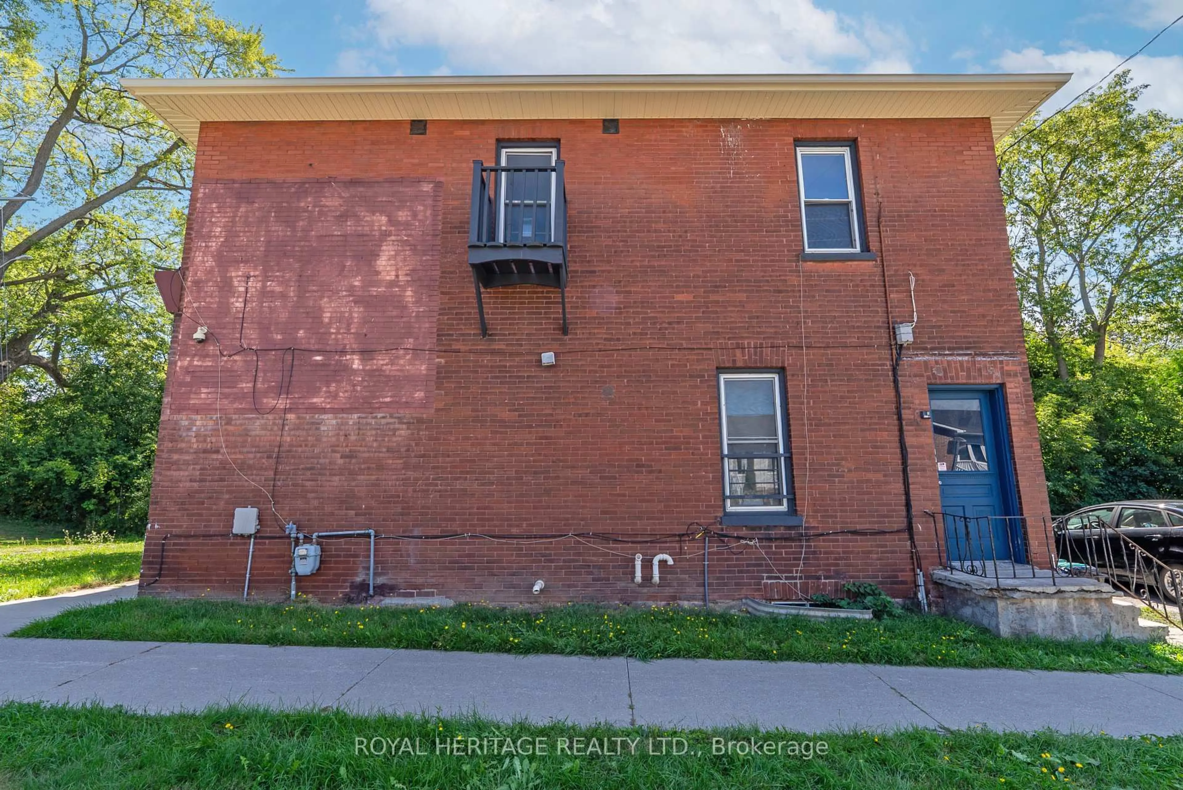 Home with brick exterior material, street for 394 Centre St, Oshawa Ontario L1H 4B9