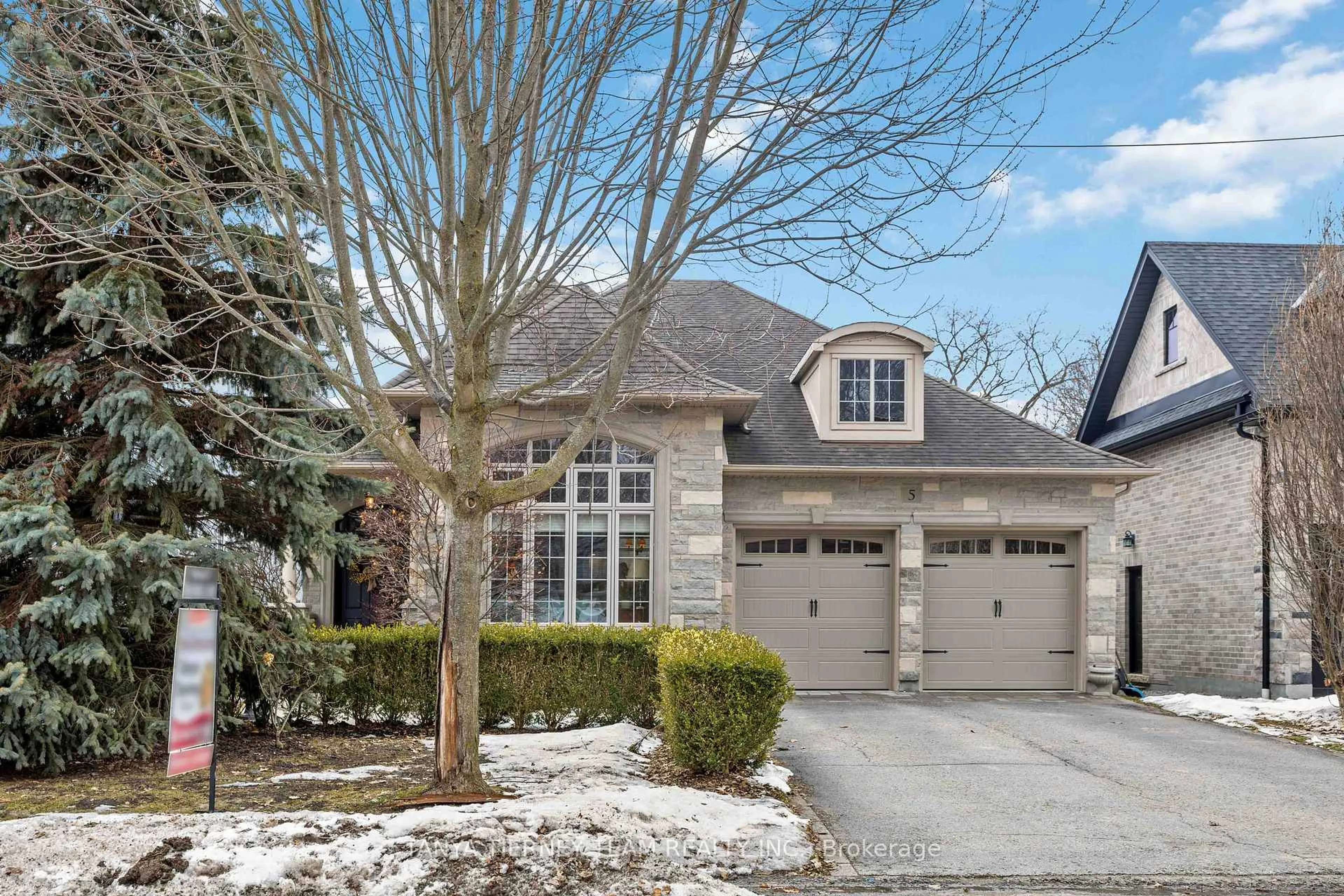 Home with brick exterior material, street for 5 Centre St, Whitby Ontario L1M 1C1