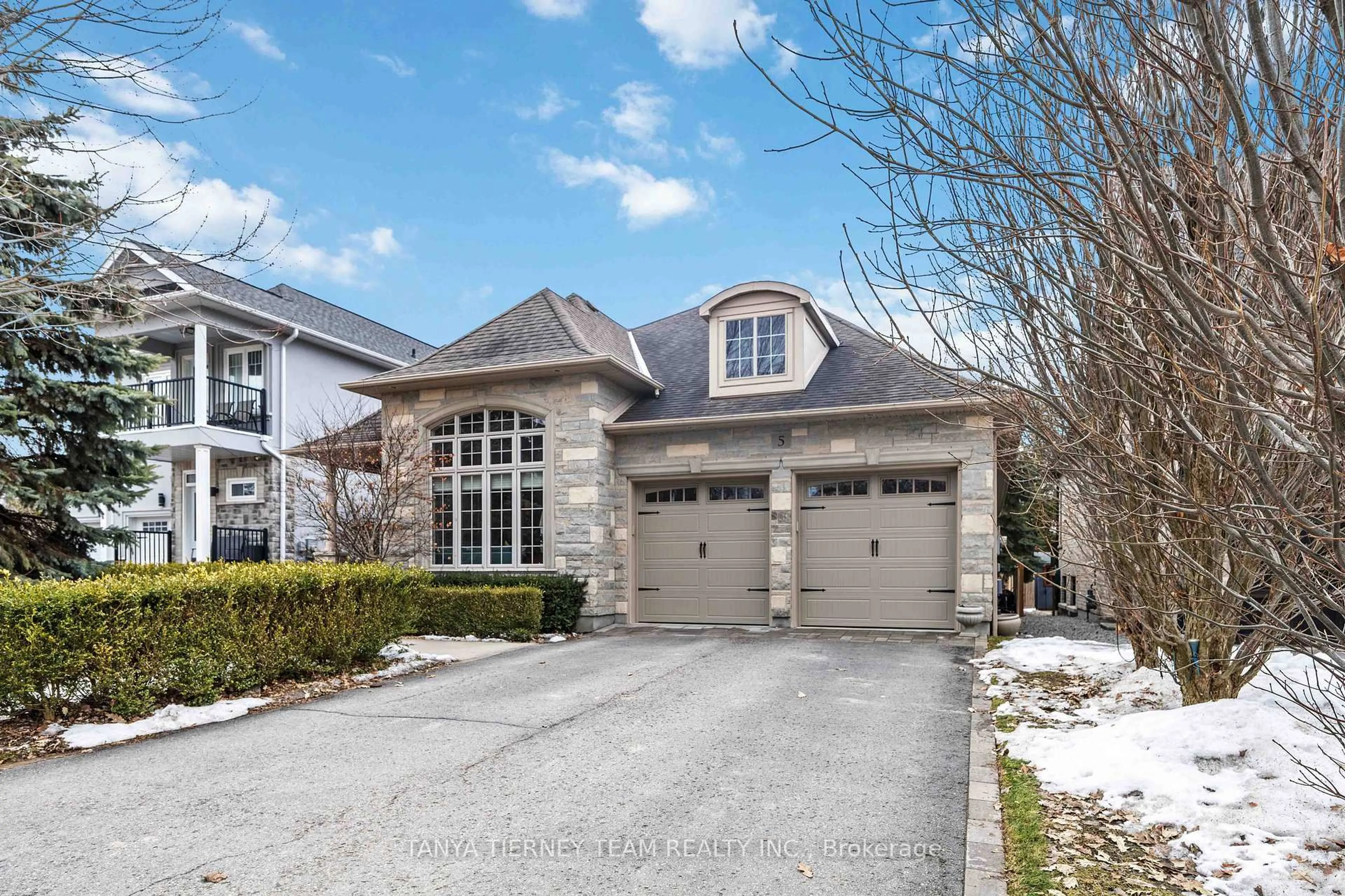 Home with brick exterior material, street for 5 Centre St, Whitby Ontario L1M 1C1