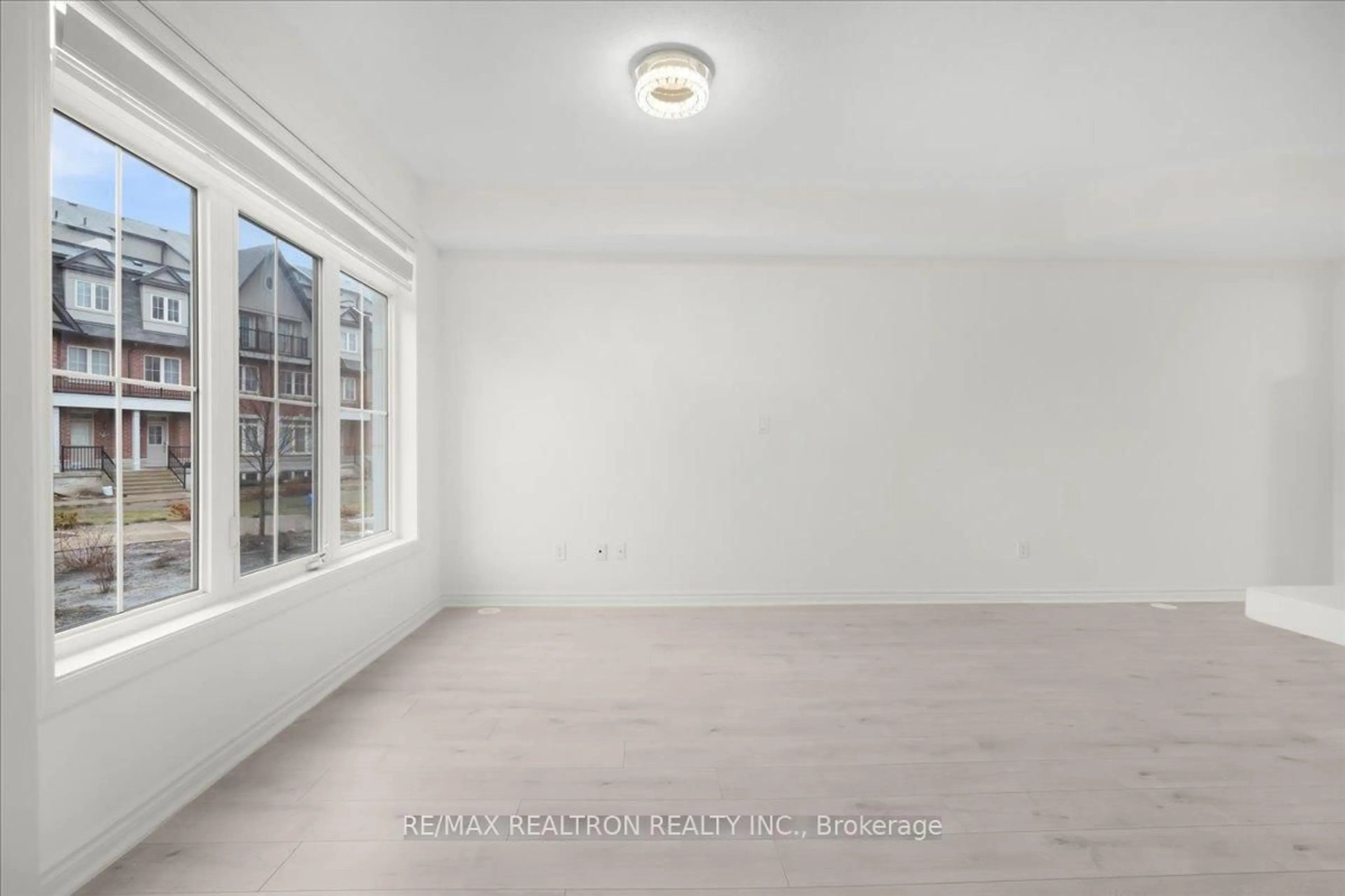 A pic of a room for 8 Eaton Park Lane #17, Toronto Ontario M1W 0A5