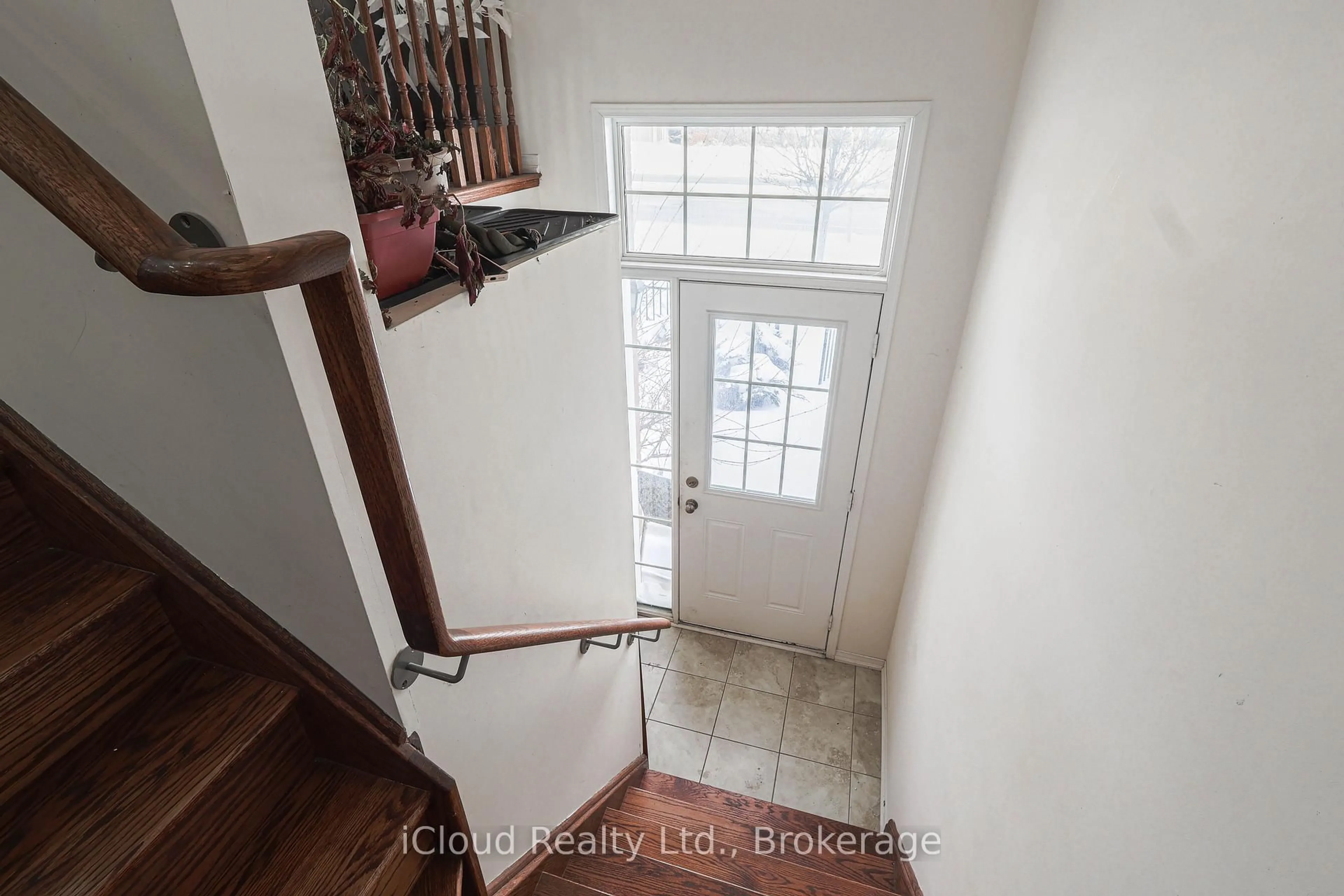 Unknown for 55 Maidstone Way, Whitby Ontario L1R 0L7