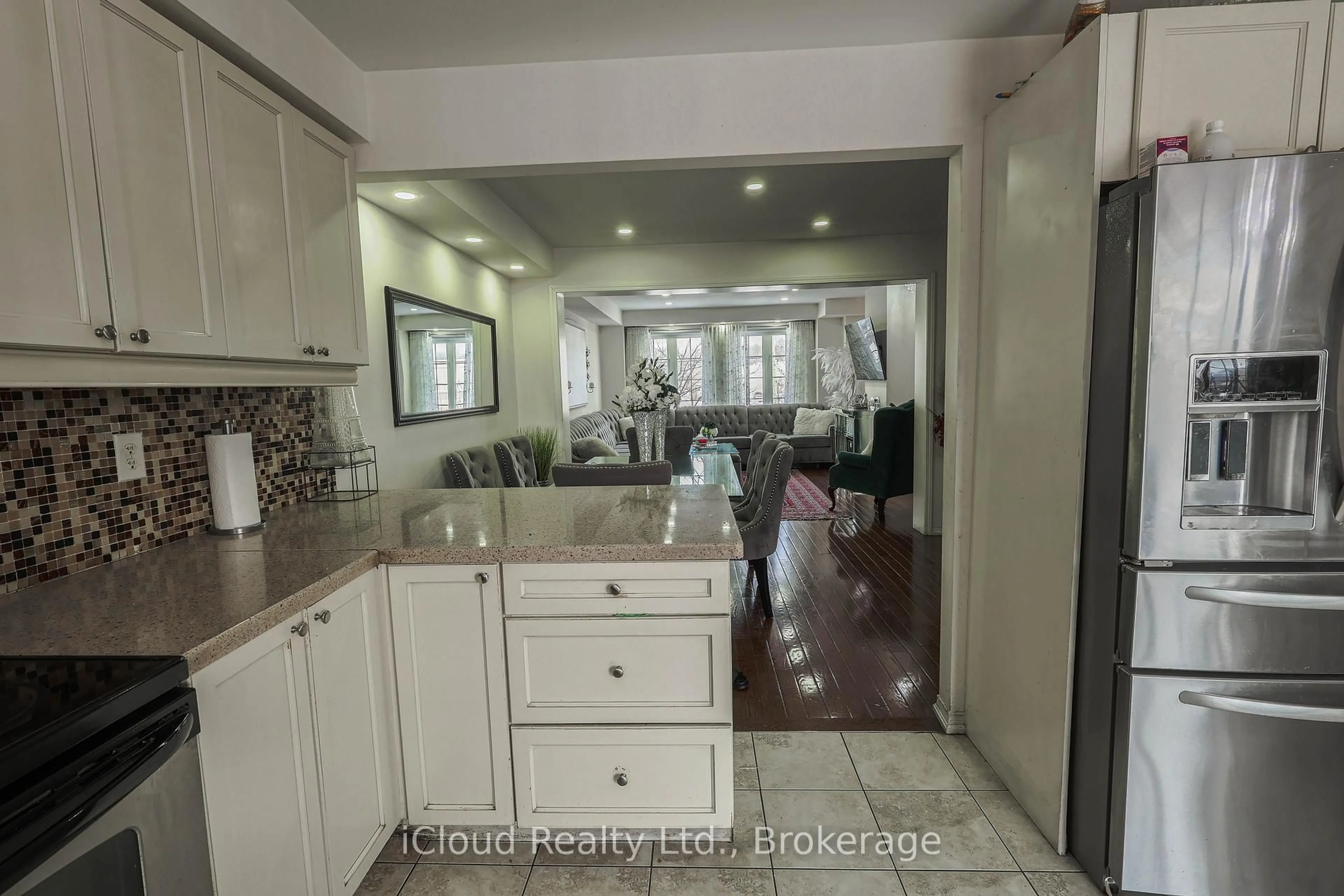 Open concept kitchen, ceramic/tile floor for 55 Maidstone Way, Whitby Ontario L1R 0L7