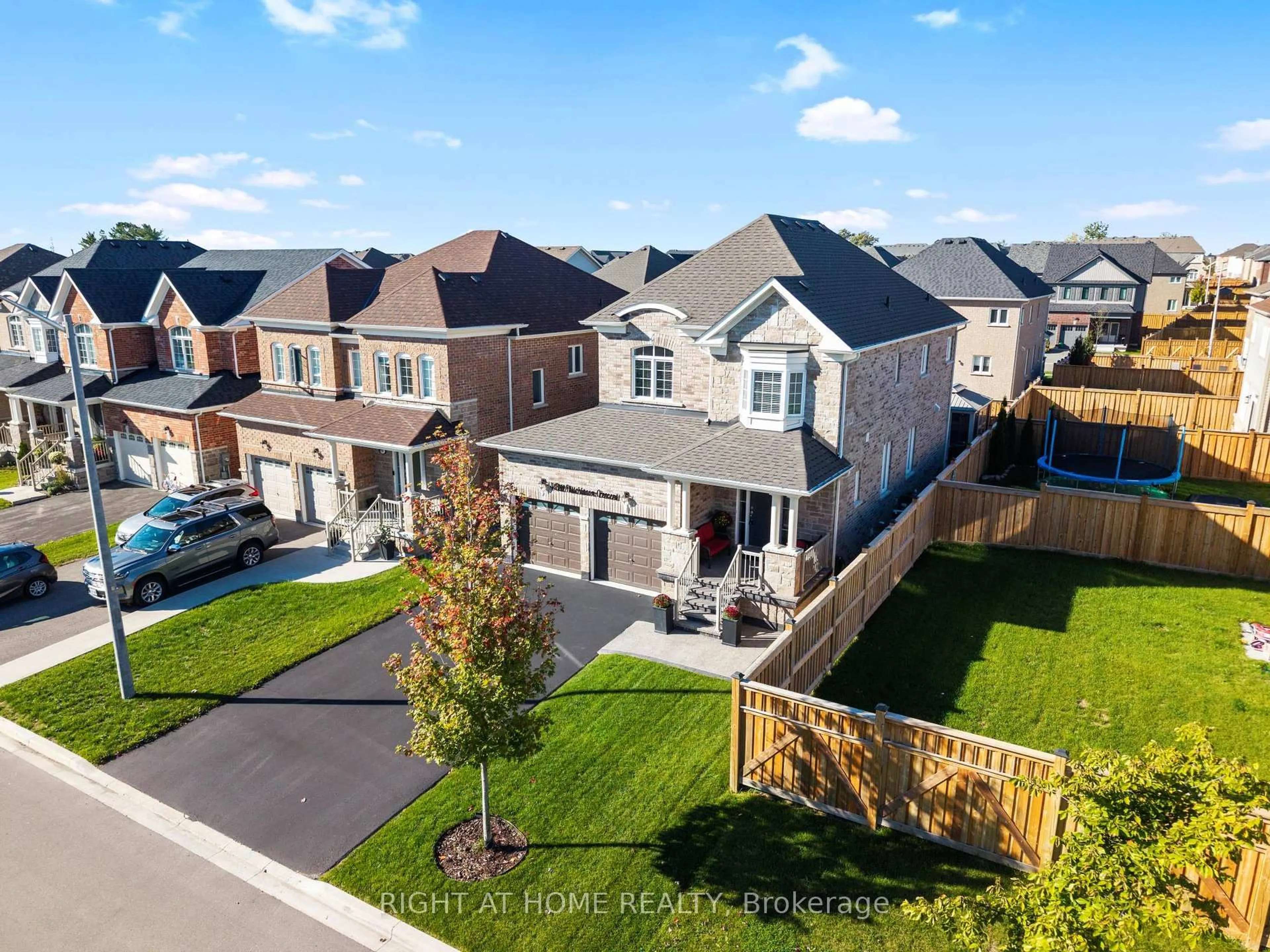 A pic from outside/outdoor area/front of a property/back of a property/a pic from drone, street for 4 Bill Hutchinson Cres, Clarington Ontario L1C 7E1