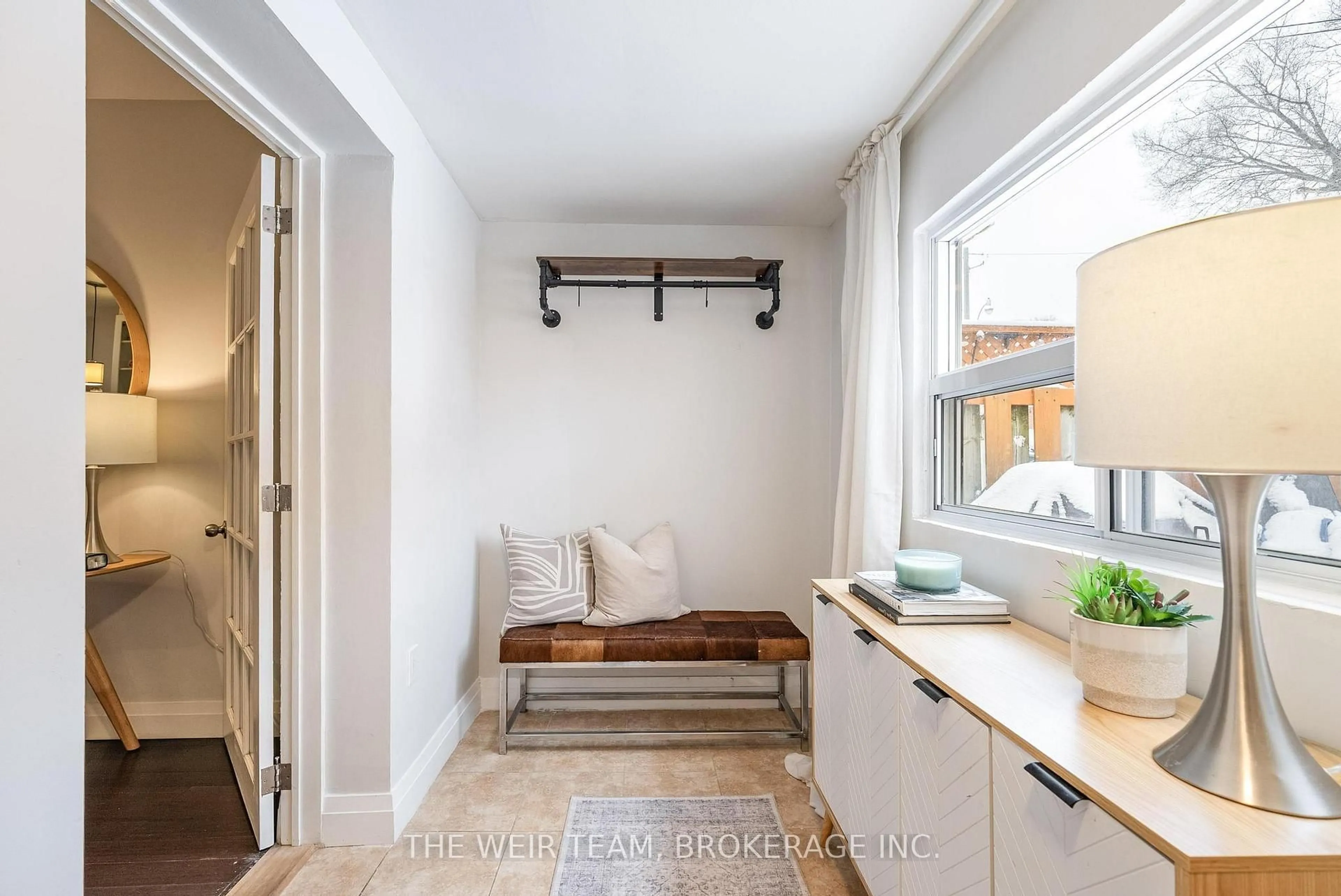 Indoor entryway for 793 Woodbine Ave, Toronto Ontario M4E 2J5