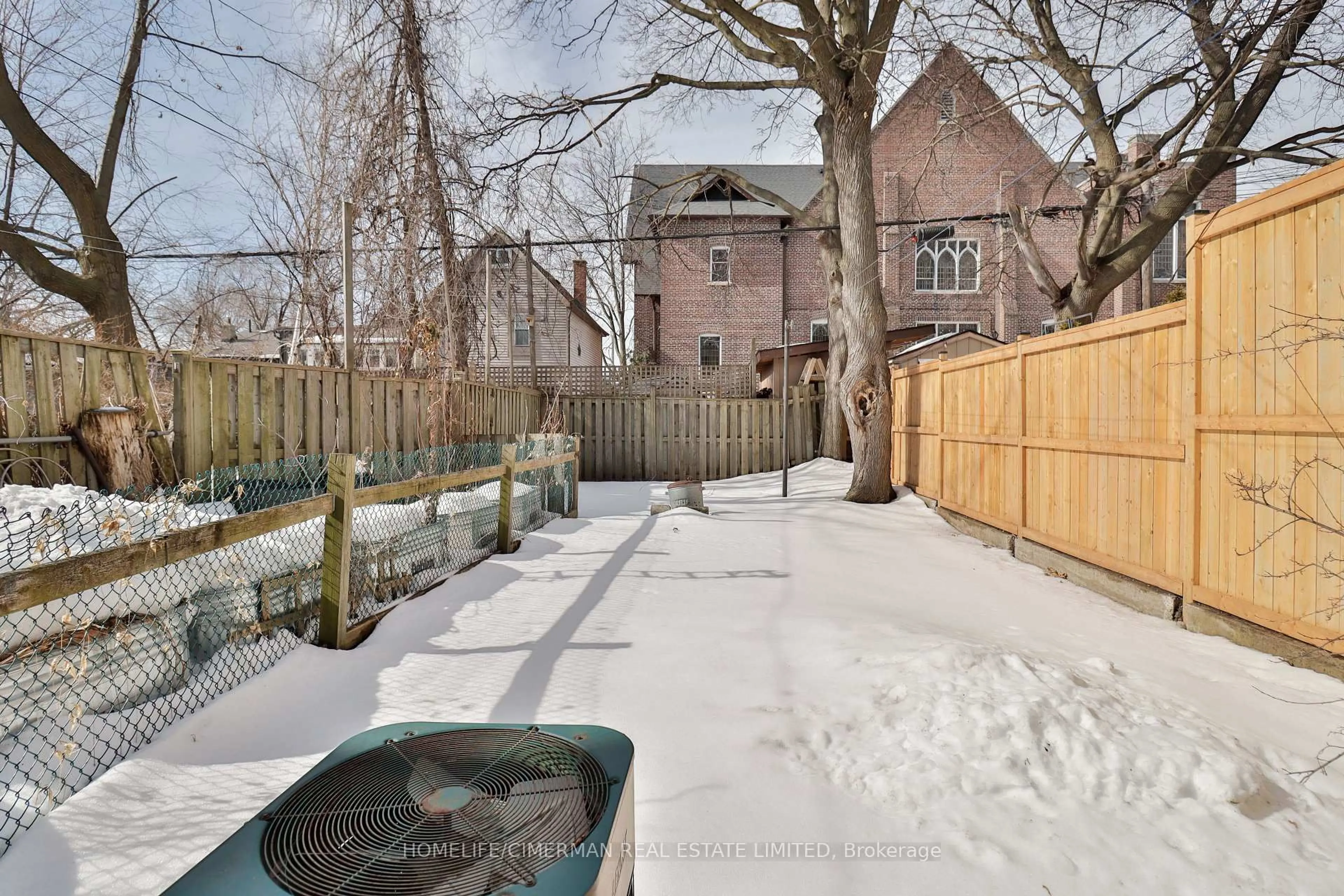 Patio, street for 60 Beach View Cres, Toronto Ontario M4E 2L5
