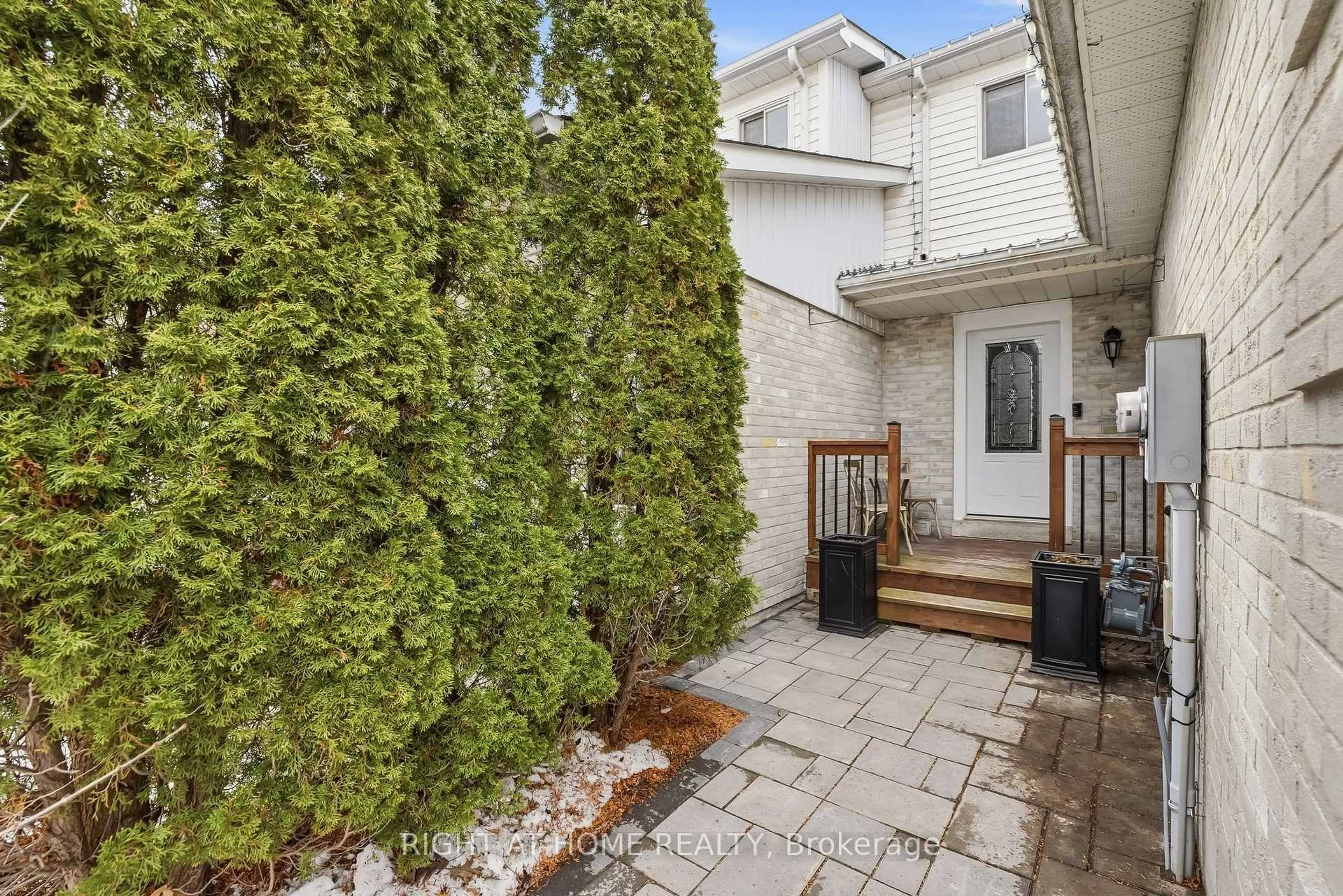 Unknown for 76 Bushford St, Clarington Ontario L1E 2X1