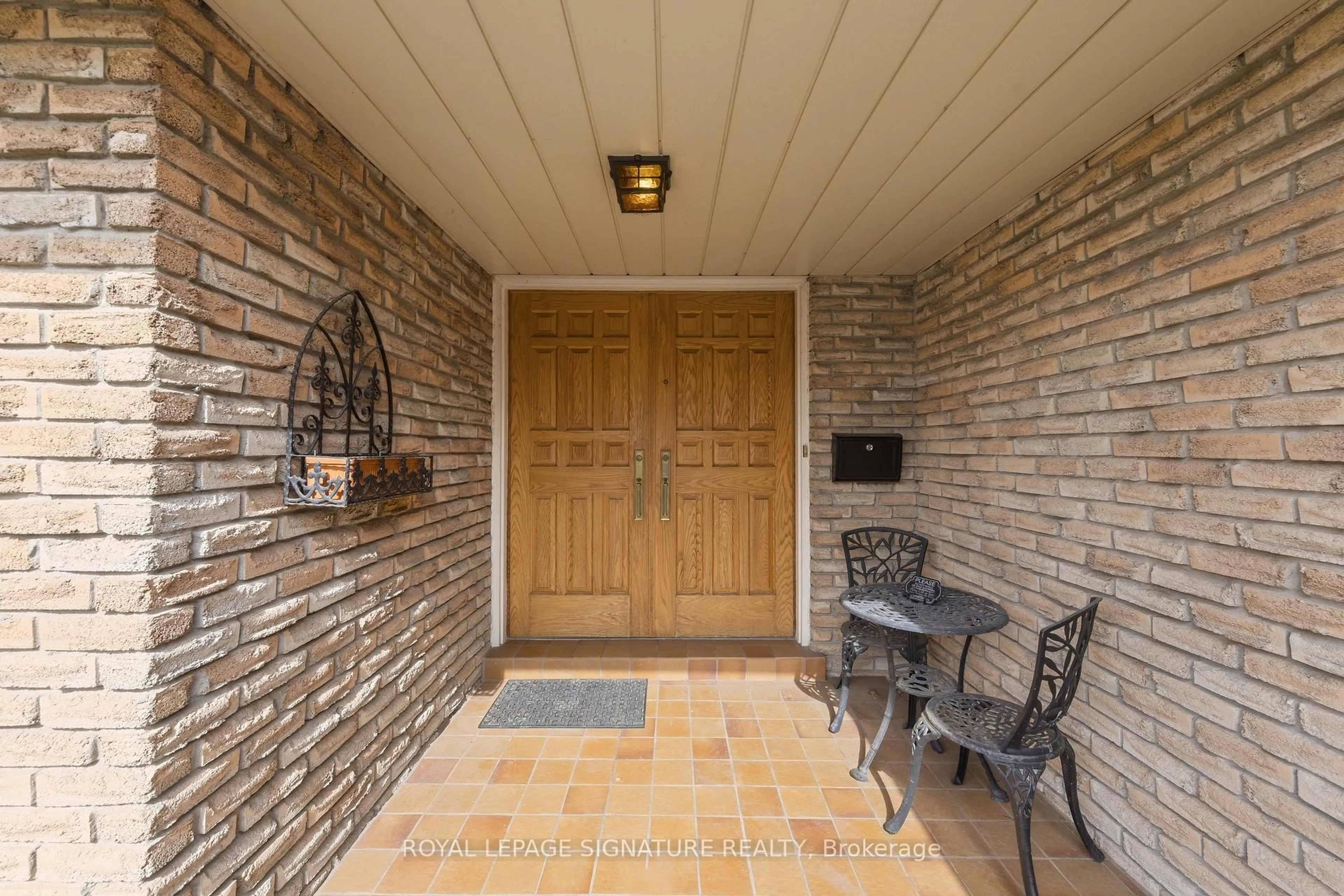 Unknown for 20 Inverary Cres, Toronto Ontario M1T 2W5