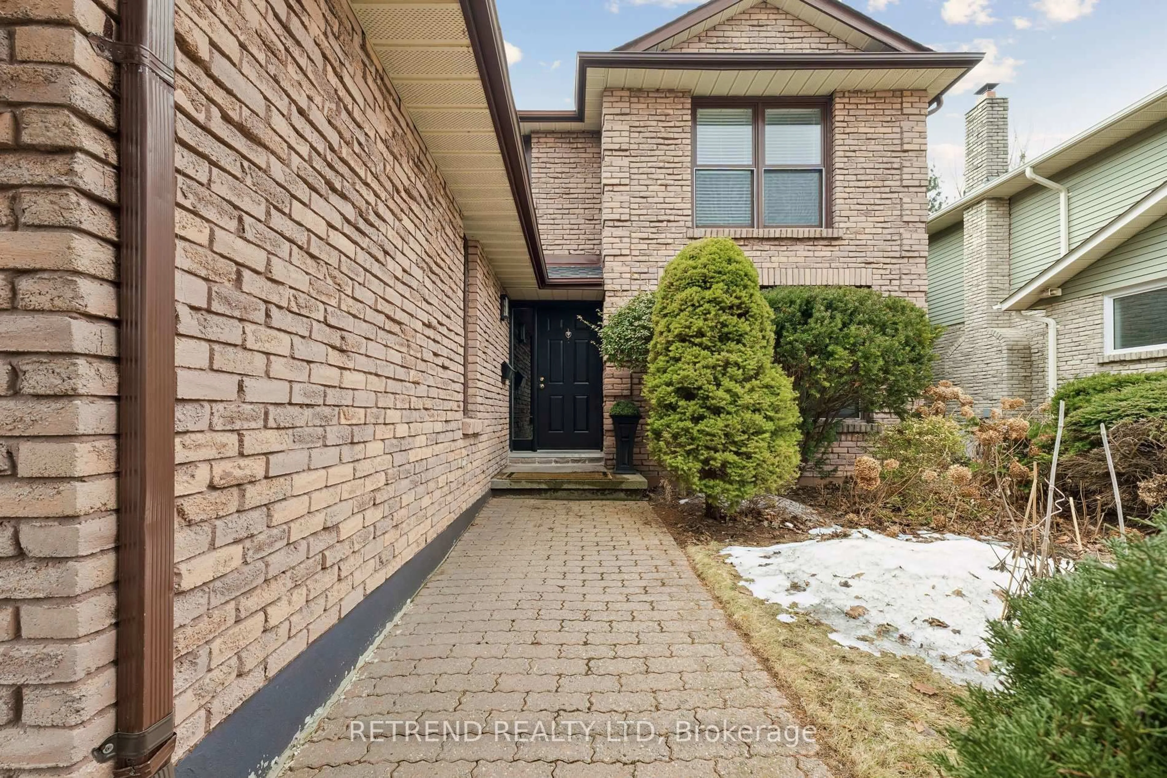 Home with brick exterior material, street for 262 Athabasca St, Oshawa Ontario L1H 8E4