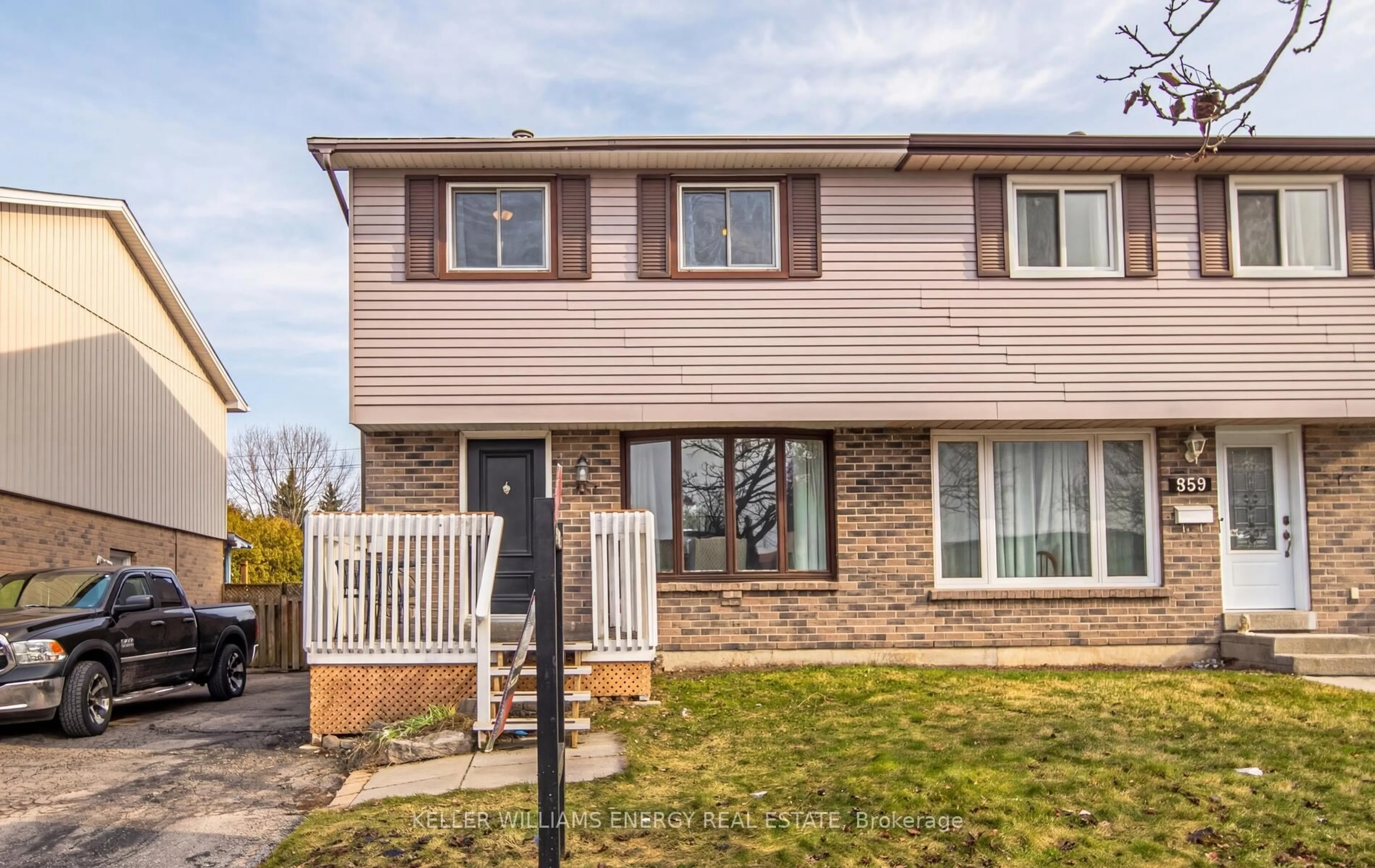 Home with vinyl exterior material, street for 557 Birkdale St, Oshawa Ontario L1H 8C3