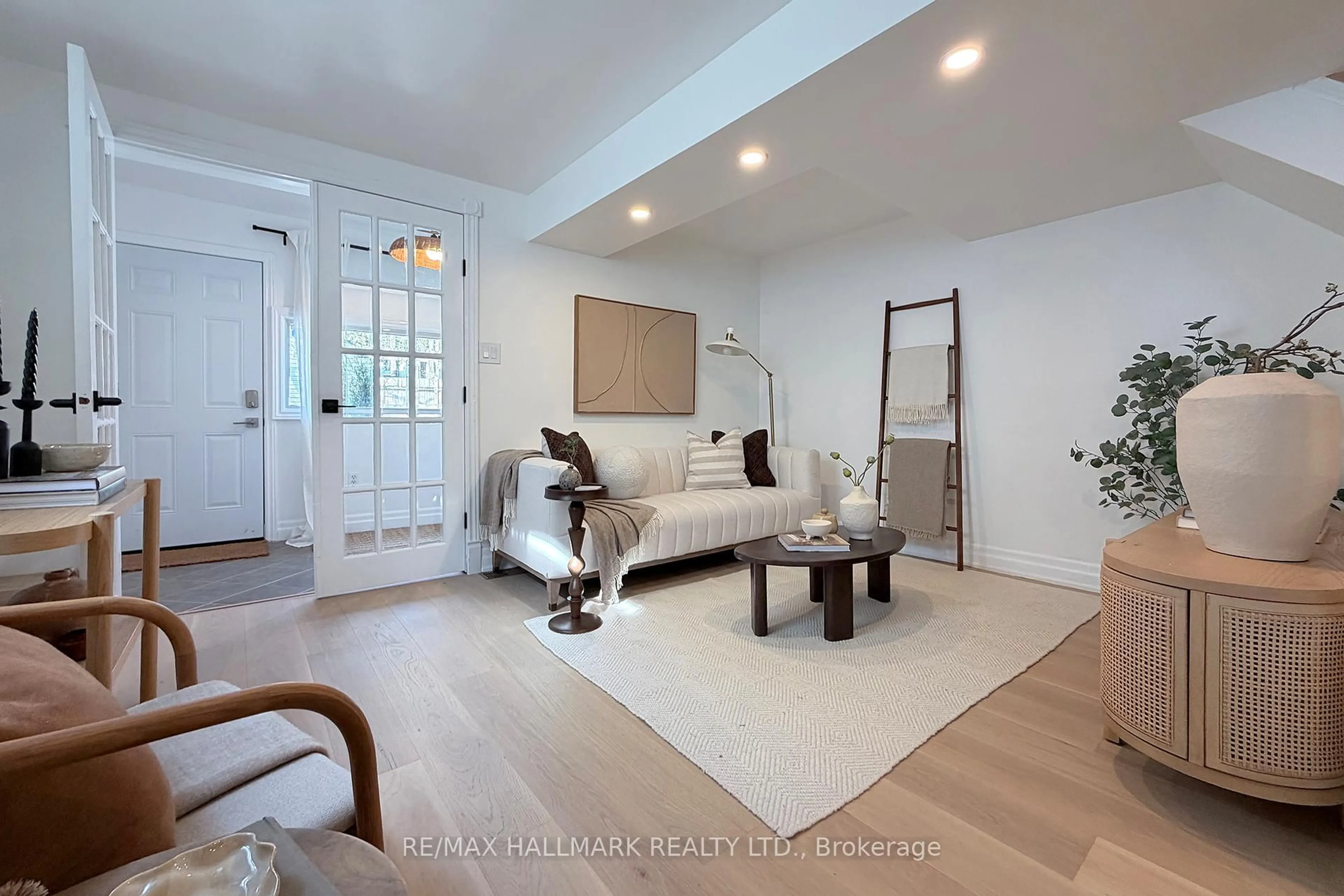 Living room with furniture, unknown for 53 Craven Rd, Toronto Ontario M4L 2Z4