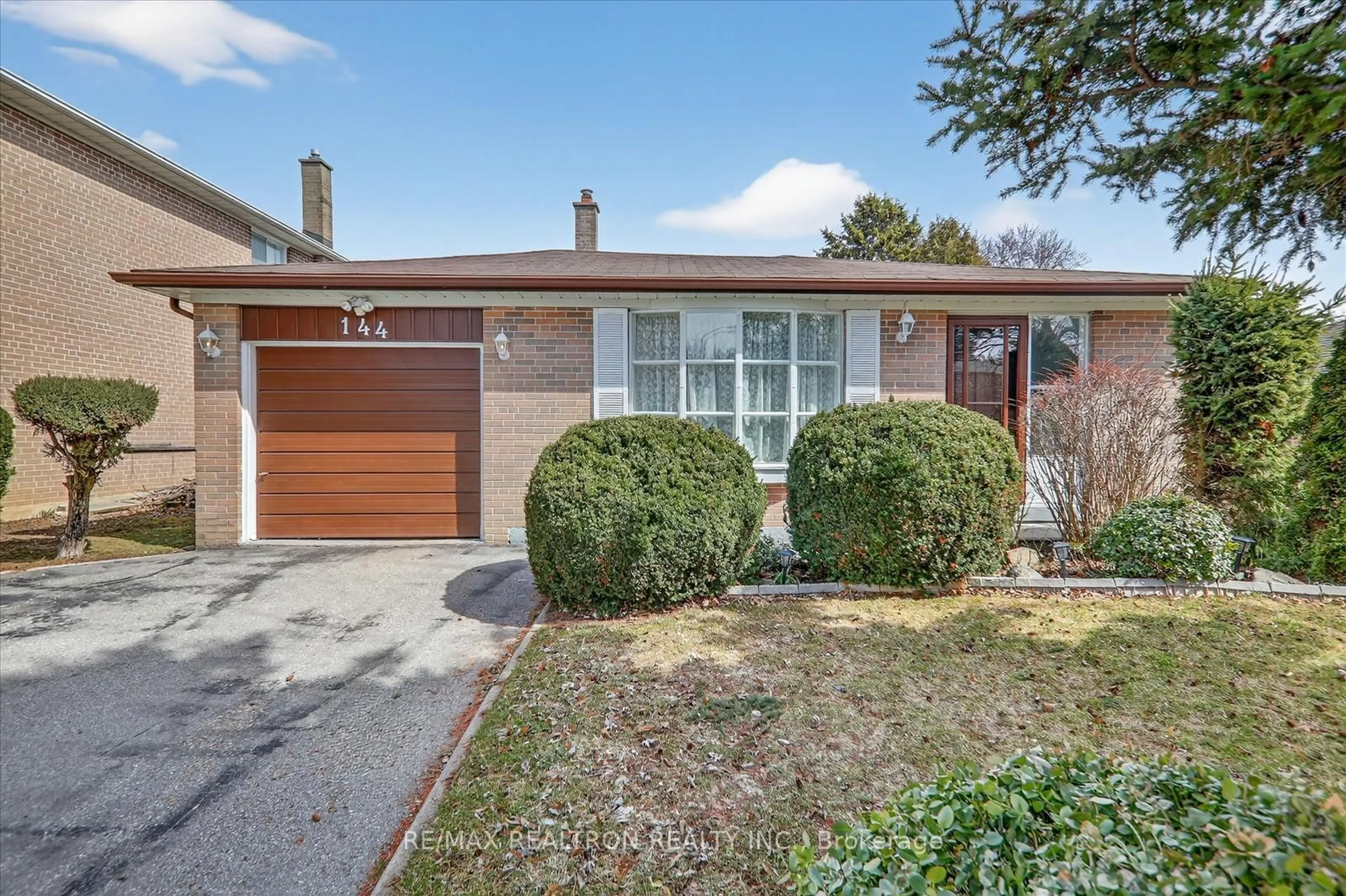 Home with brick exterior material, street for 144 Merkley Sq, Toronto Ontario M1G 2Y8