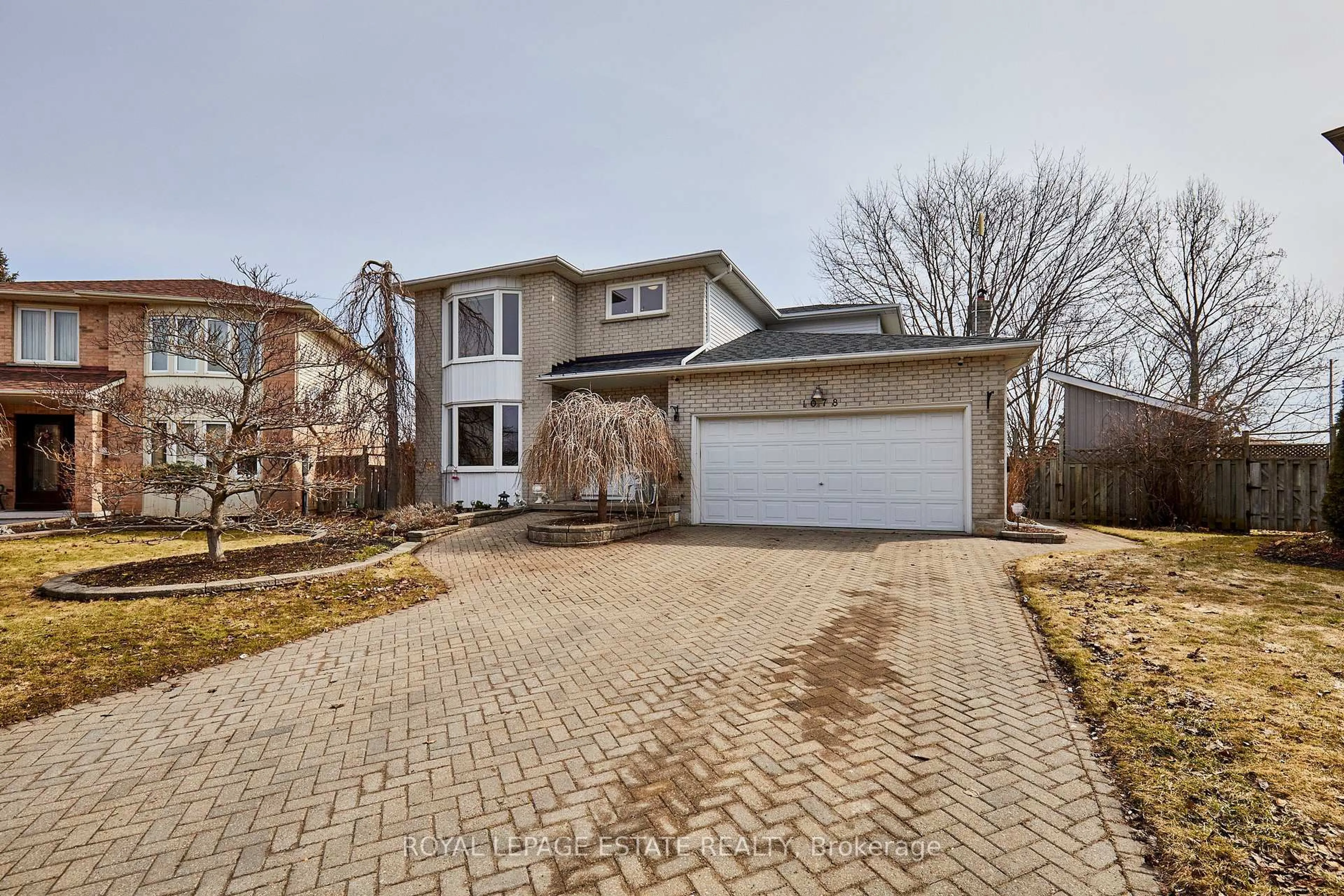 Home with brick exterior material, street for 1078 Roundelay Crt, Oshawa Ontario L1J 7R7