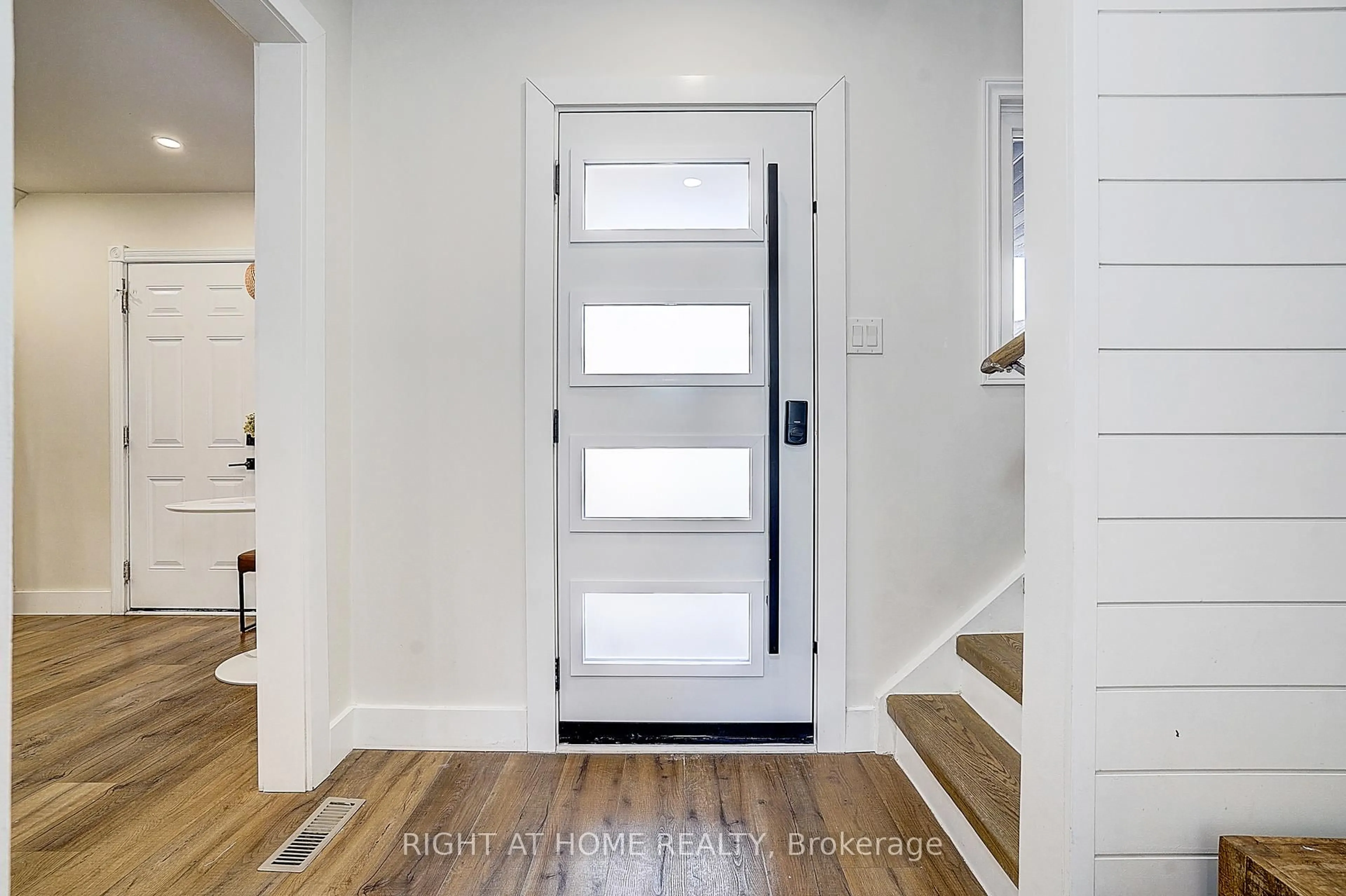 Indoor entryway for 32 Miles Dr, Ajax Ontario L1Z 1C7