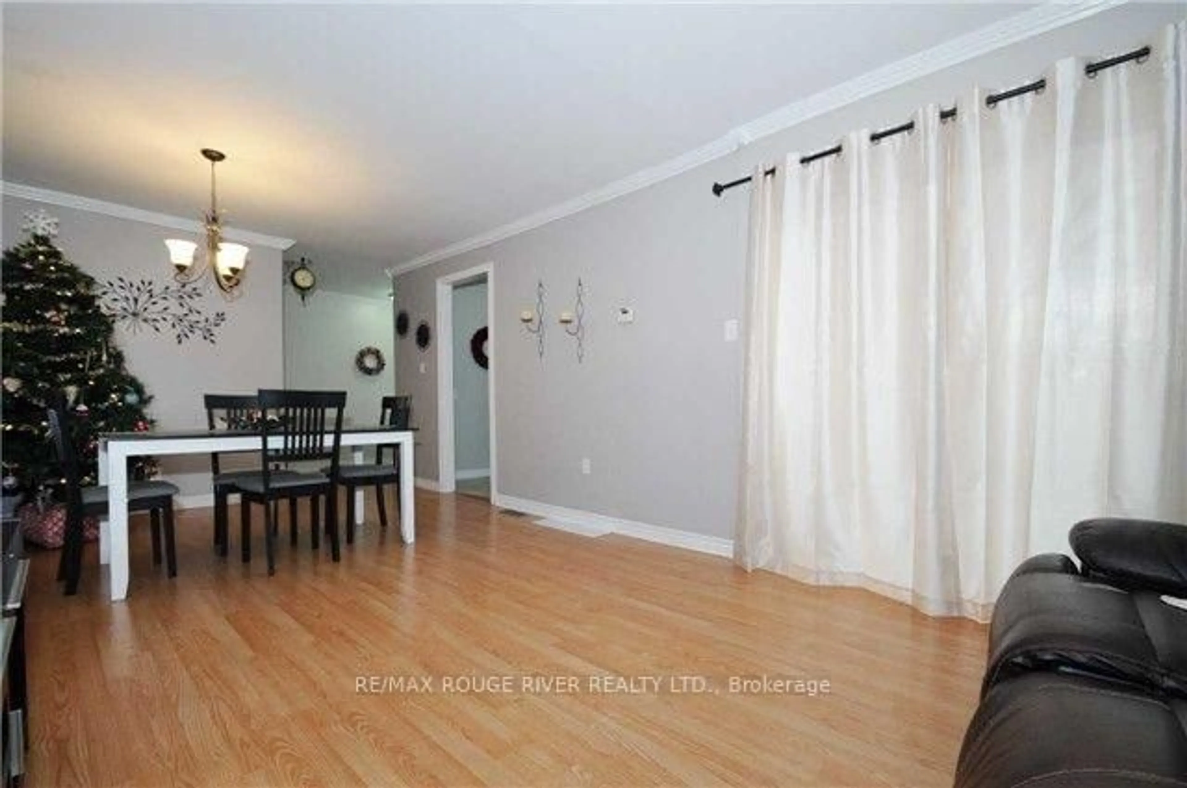 Unknown for 101 Dovedale Dr #29, Whitby Ontario L1N 1Z7