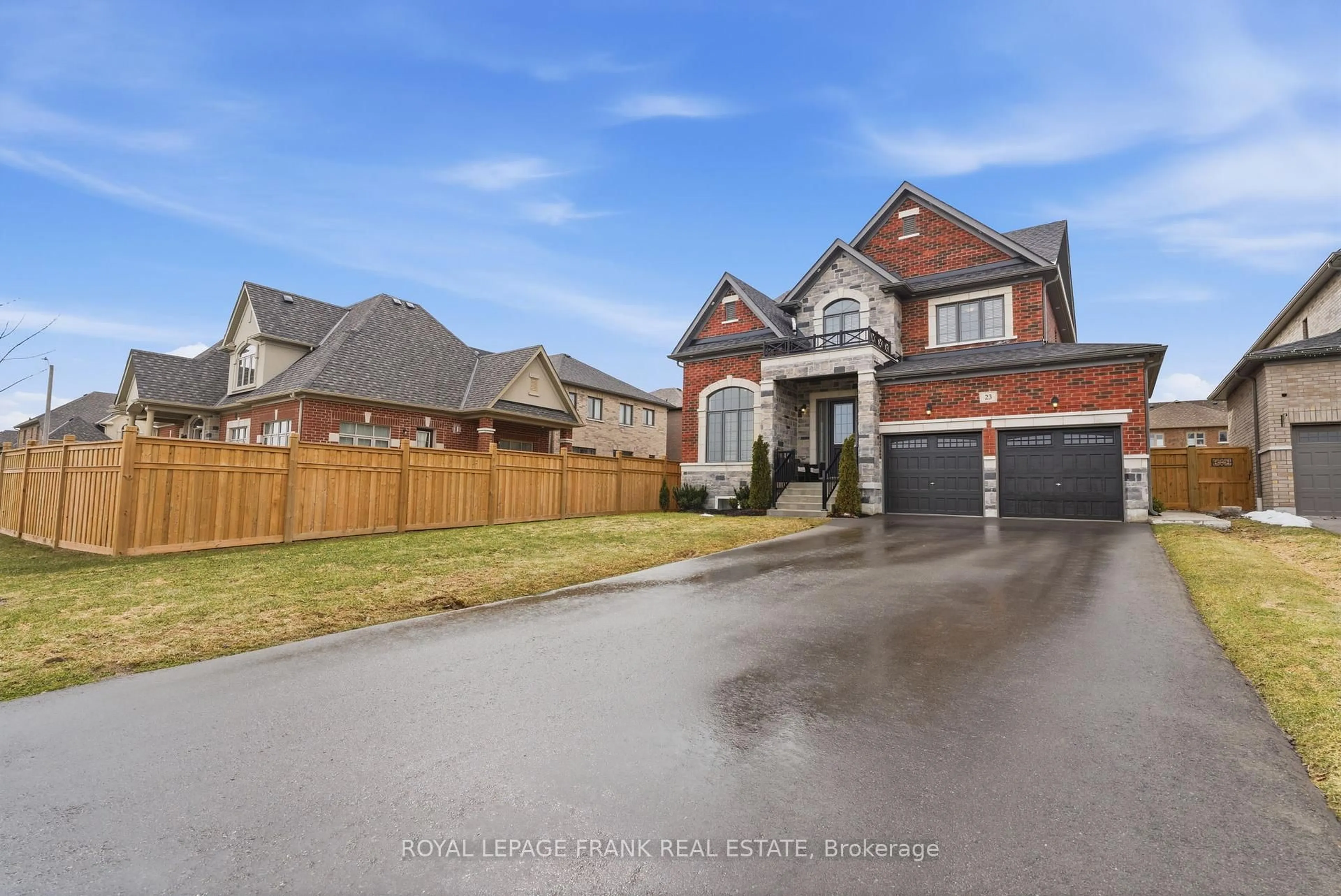 A pic from outside/outdoor area/front of a property/back of a property/a pic from drone, street for 23 Wamsley Cres, Clarington Ontario L1B 0W1