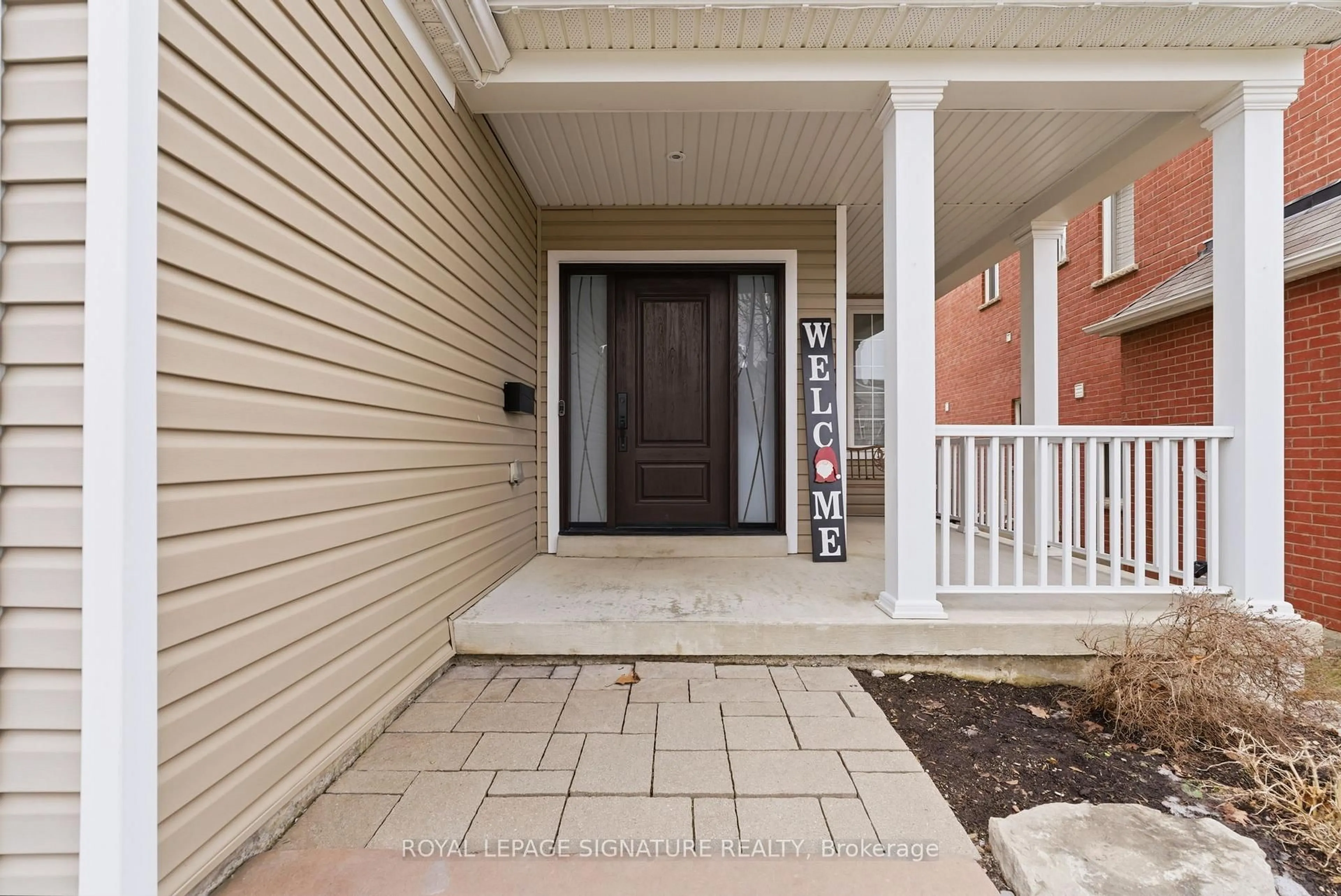 Indoor entryway for 1756 Arborwood Dr, Oshawa Ontario L1K 0R6