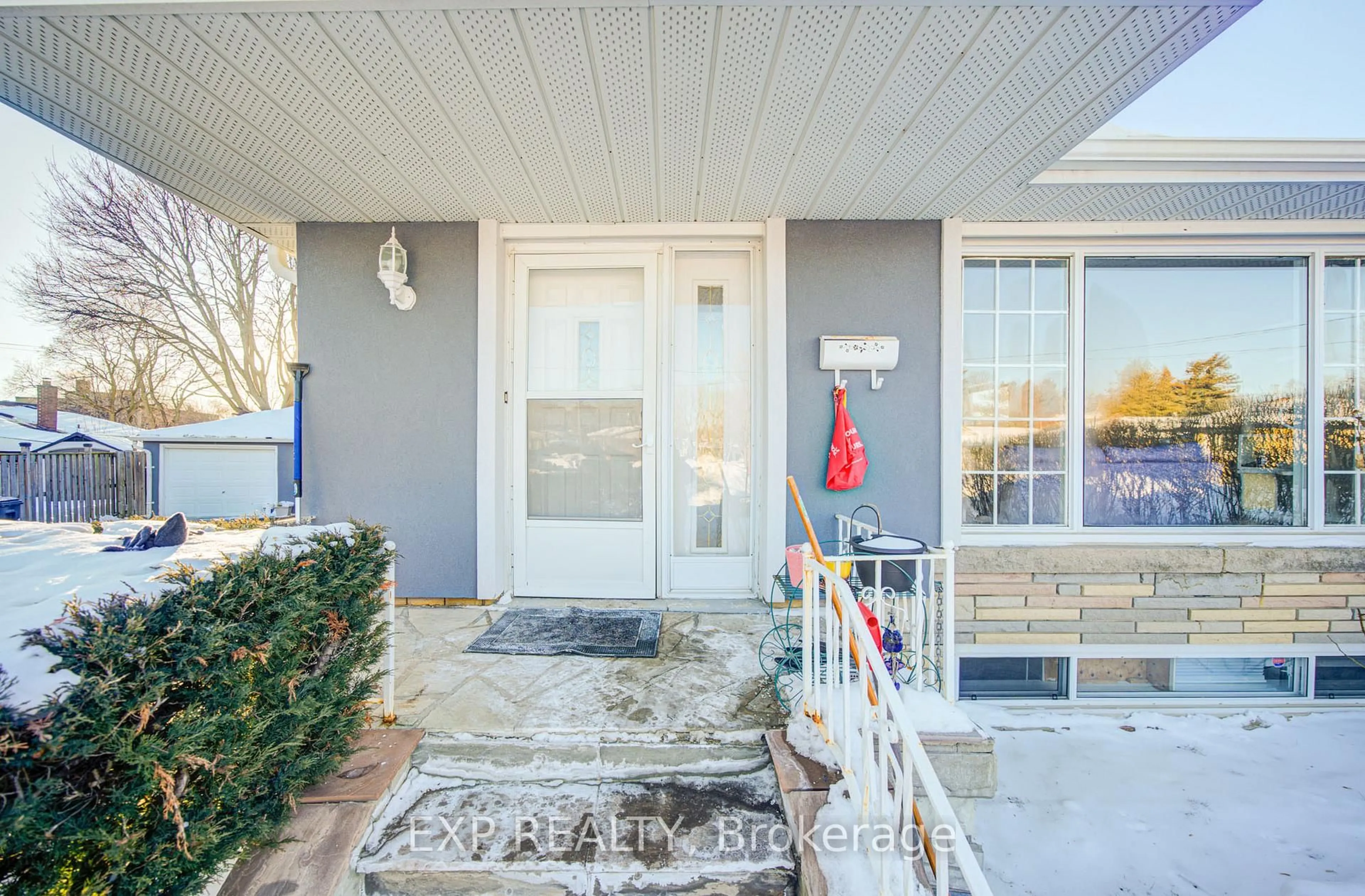Indoor entryway for 10 Pastrano Crt, Toronto Ontario M1M 1X1