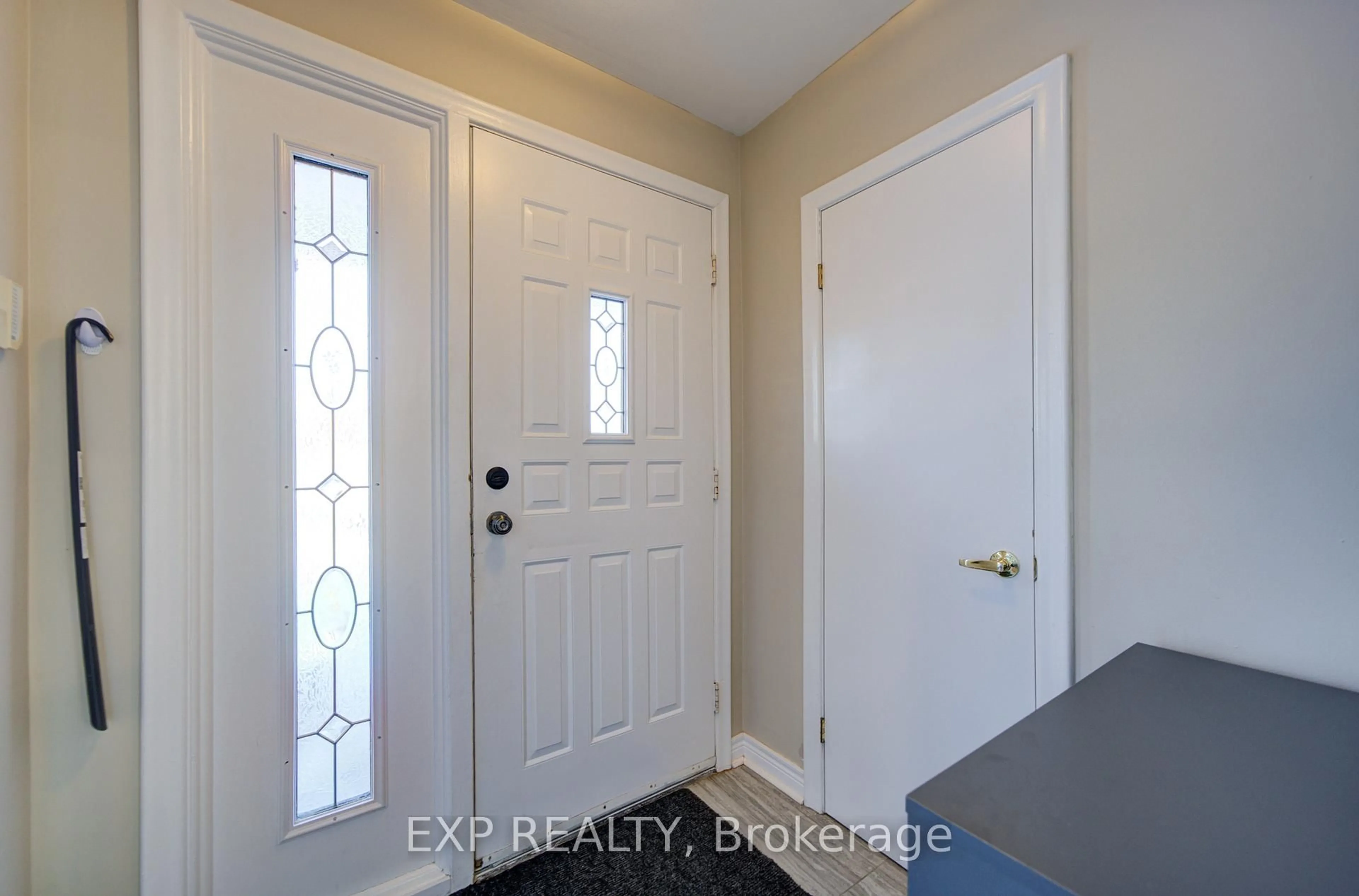 Indoor entryway for 10 Pastrano Crt, Toronto Ontario M1M 1X1