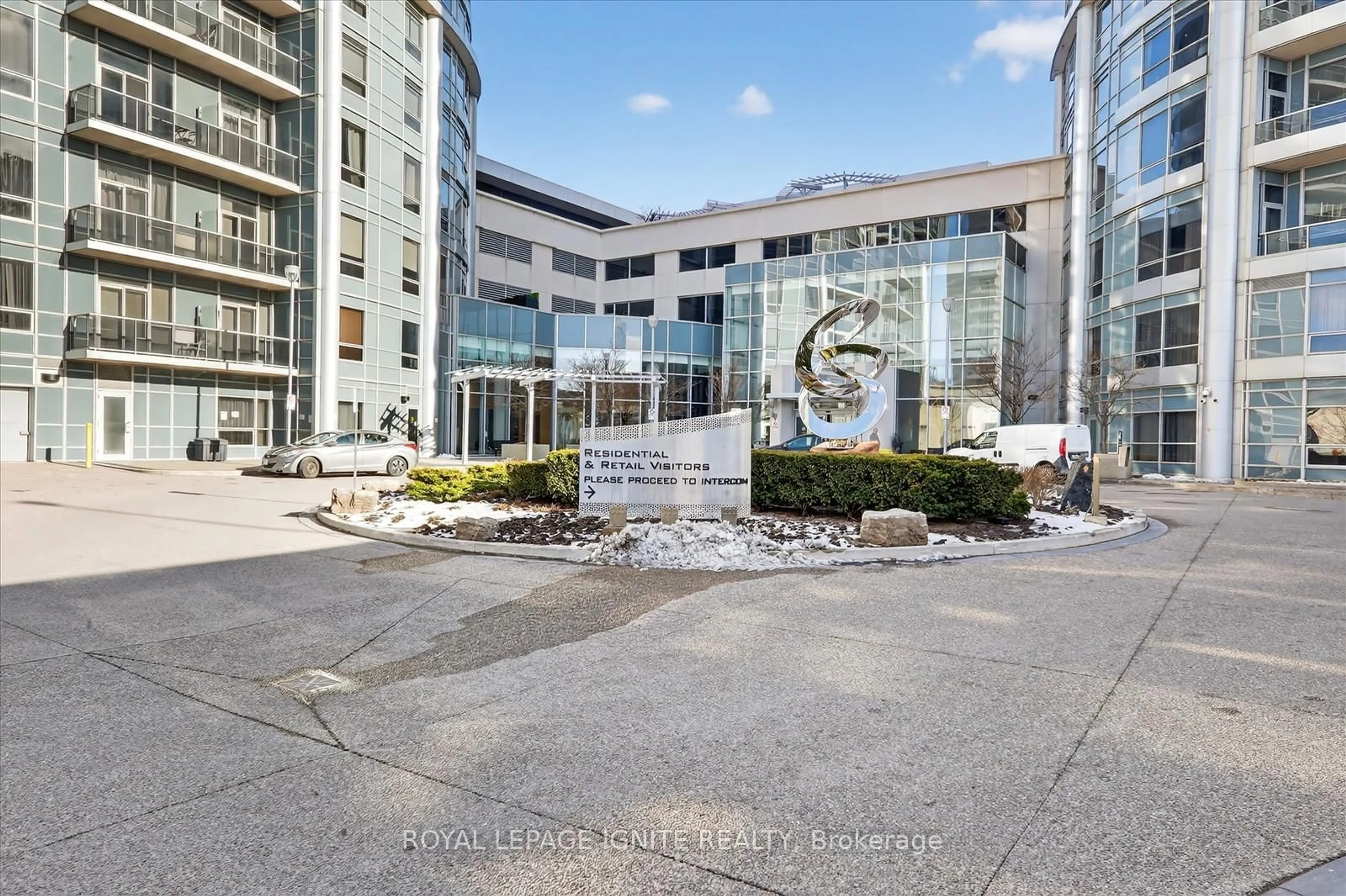 Indoor foyer for 135 Village Green Sq #3117, Toronto Ontario M1S 0G4