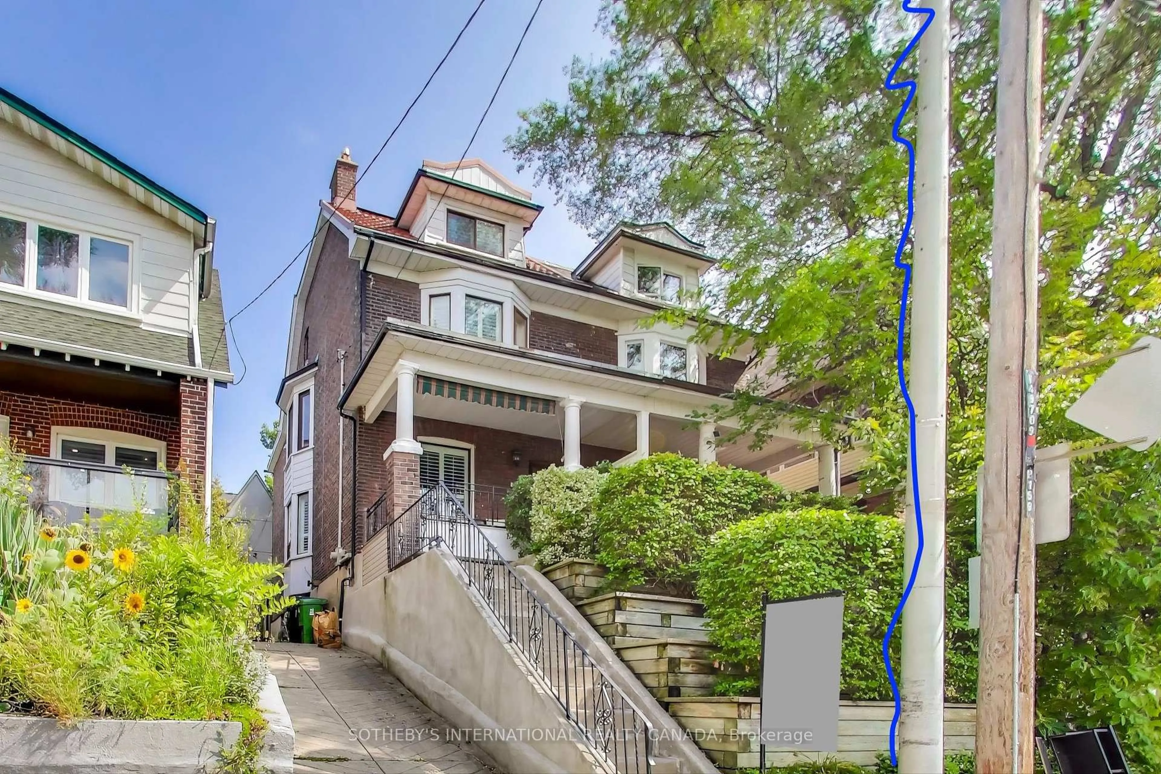 Stairs for 159 Glenmount Park Rd, Toronto Ontario M4E 2N3