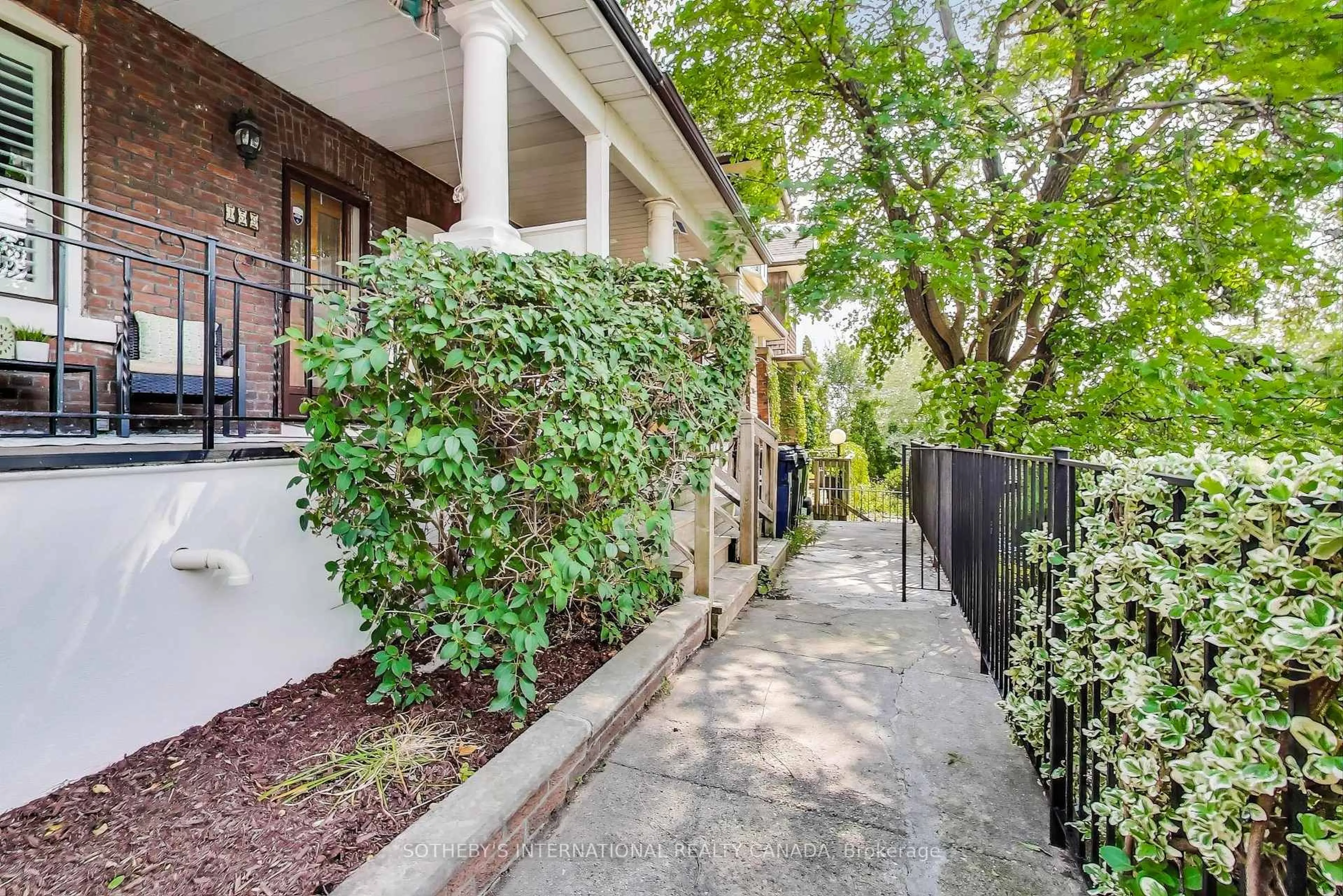 Patio, street for 159 Glenmount Park Rd, Toronto Ontario M4E 2N3