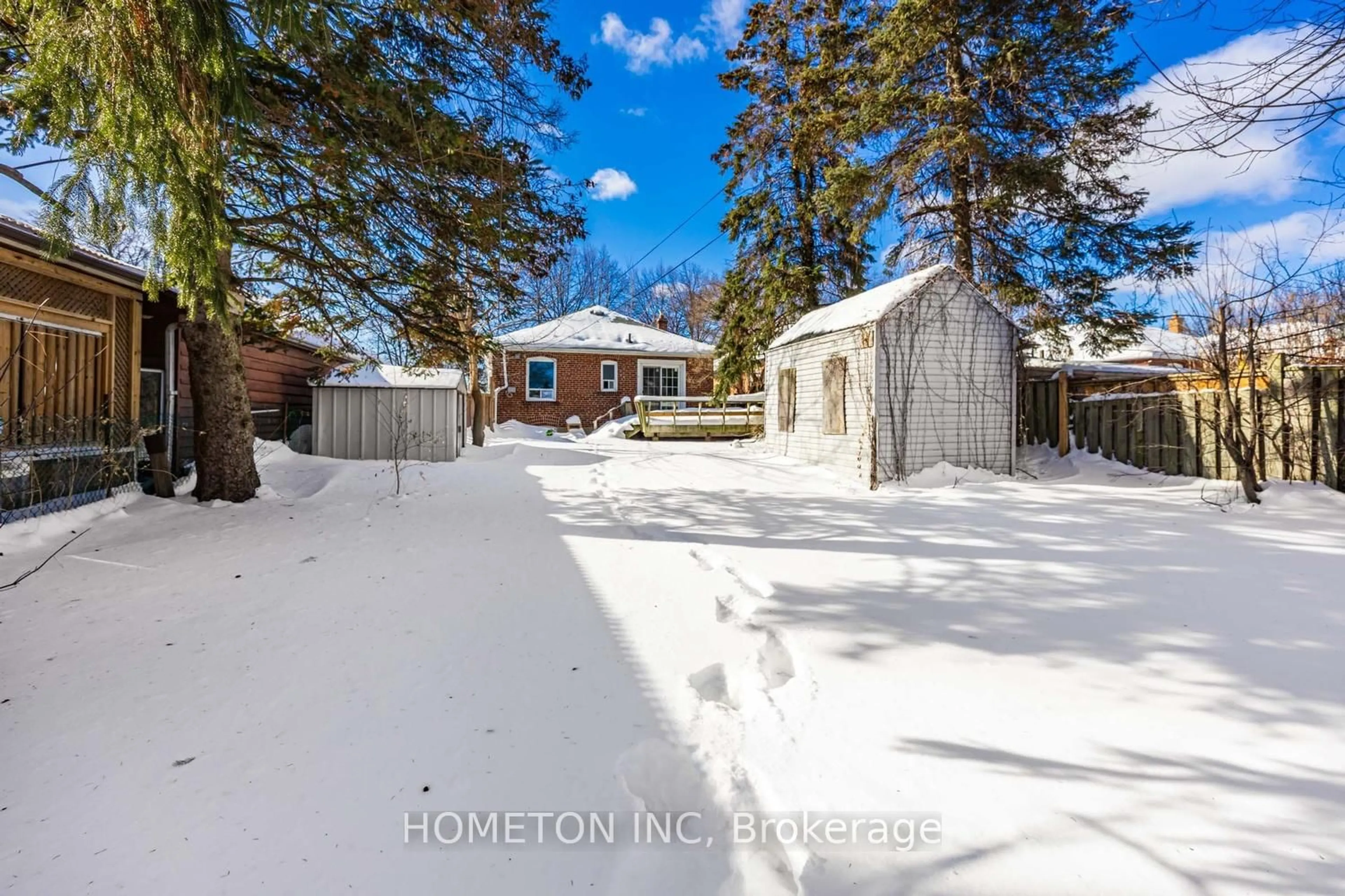 A pic from outside/outdoor area/front of a property/back of a property/a pic from drone, unknown for 147 Lilian Dr, Toronto Ontario M1R 3W6