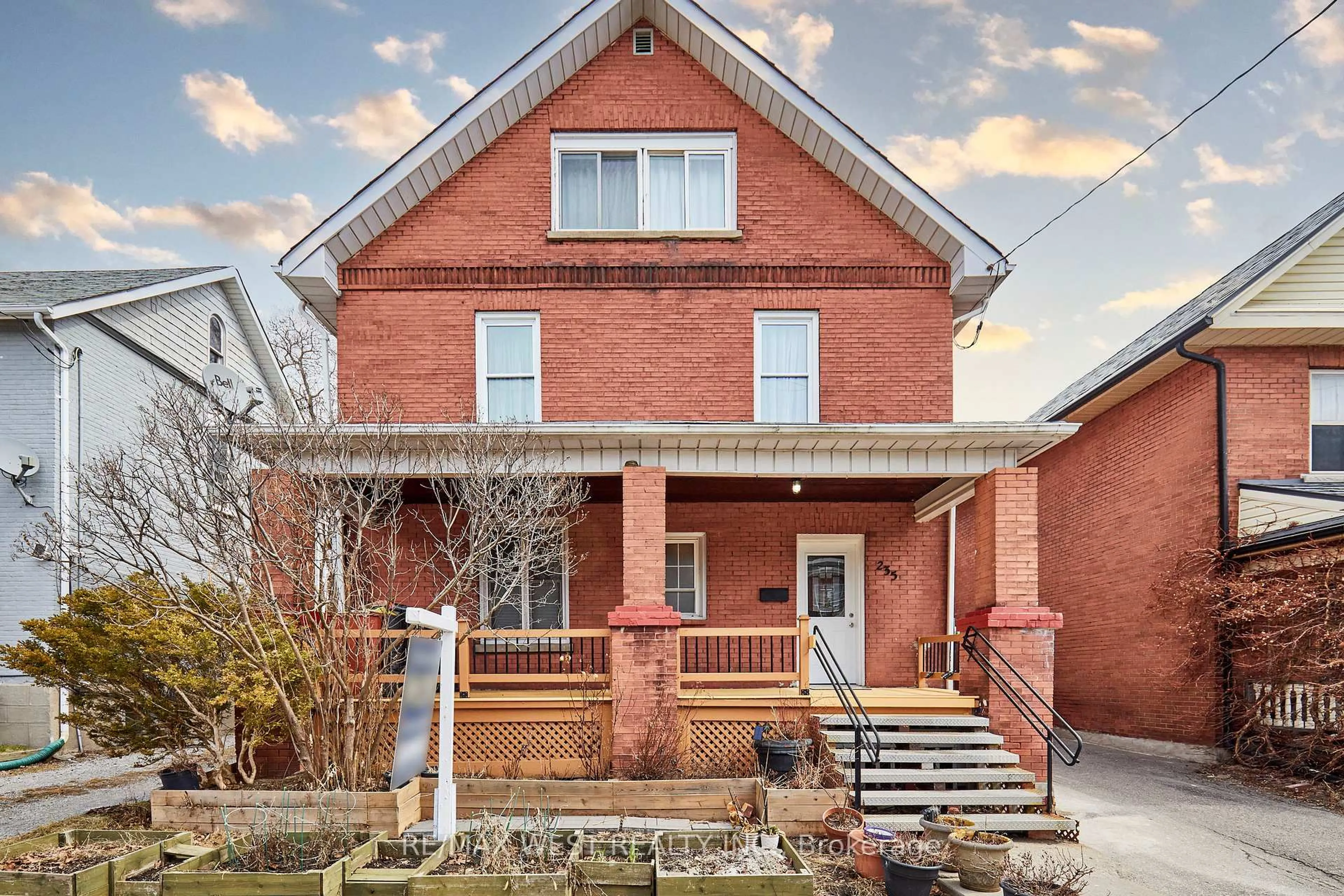 Home with brick exterior material, street for 235 Dearborn Ave, Oshawa Ontario L1G 4Z3