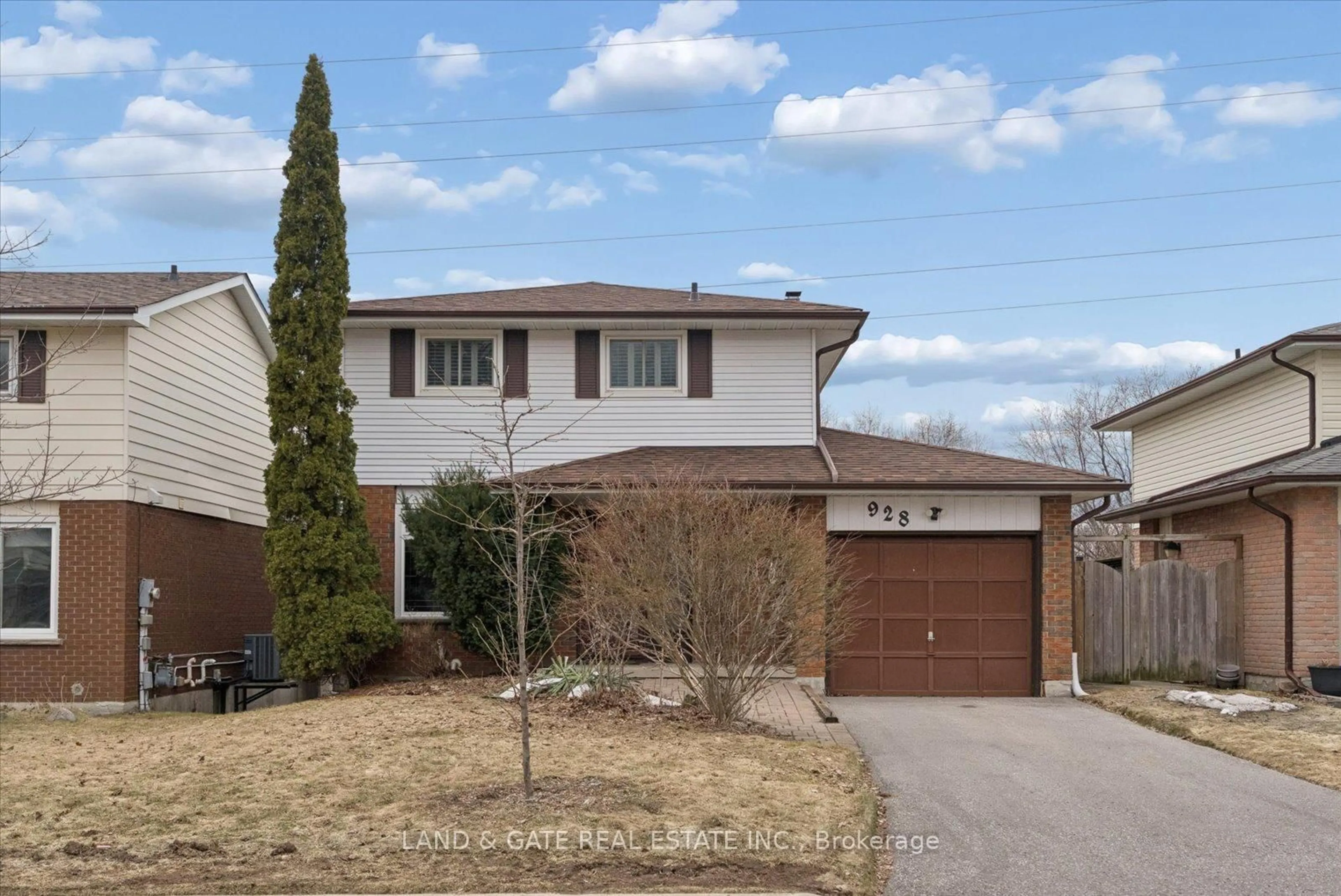 Unknown for 928 Downing Crt, Oshawa Ontario L1G 7R5