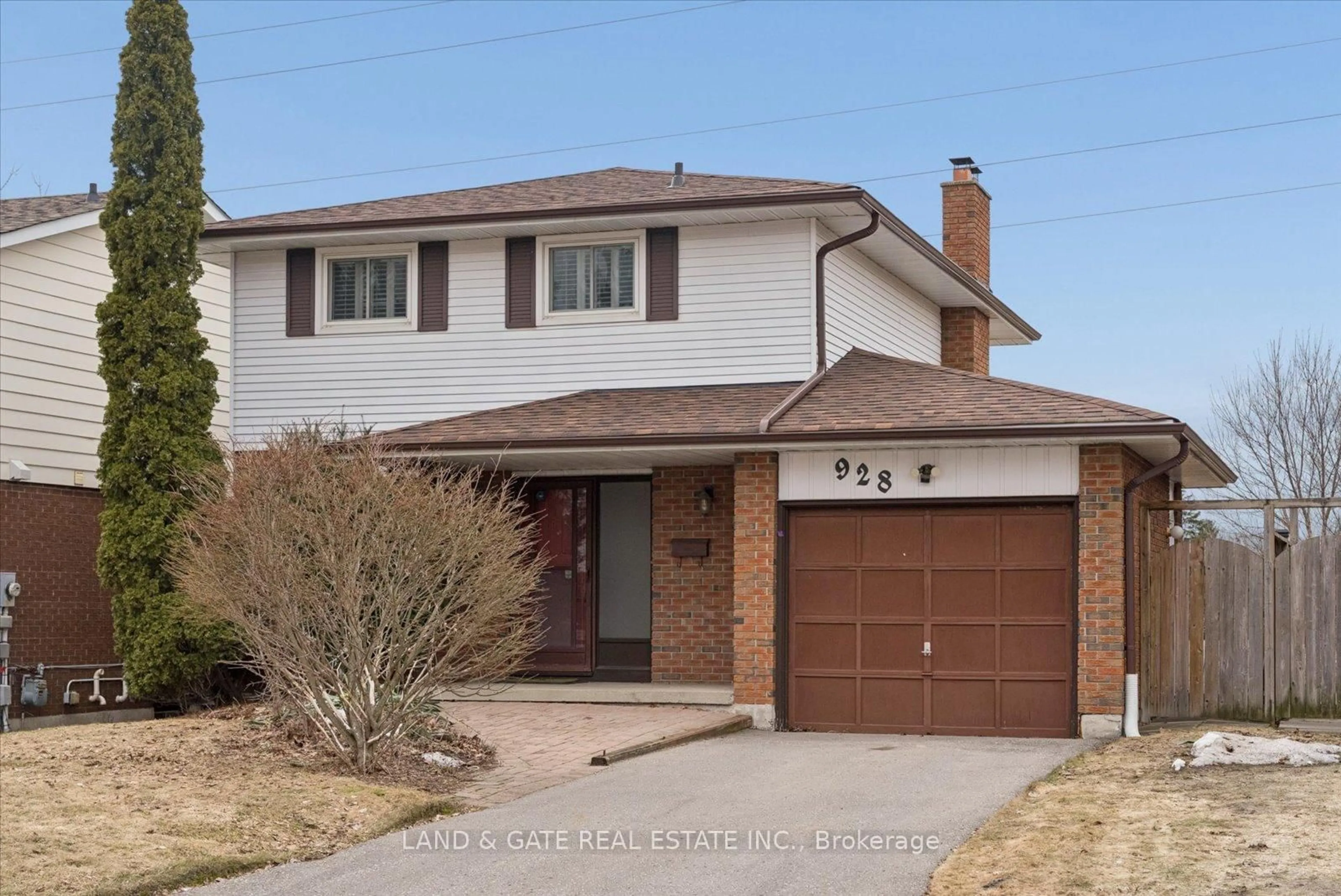 Home with brick exterior material, street for 928 Downing Crt, Oshawa Ontario L1G 7R5