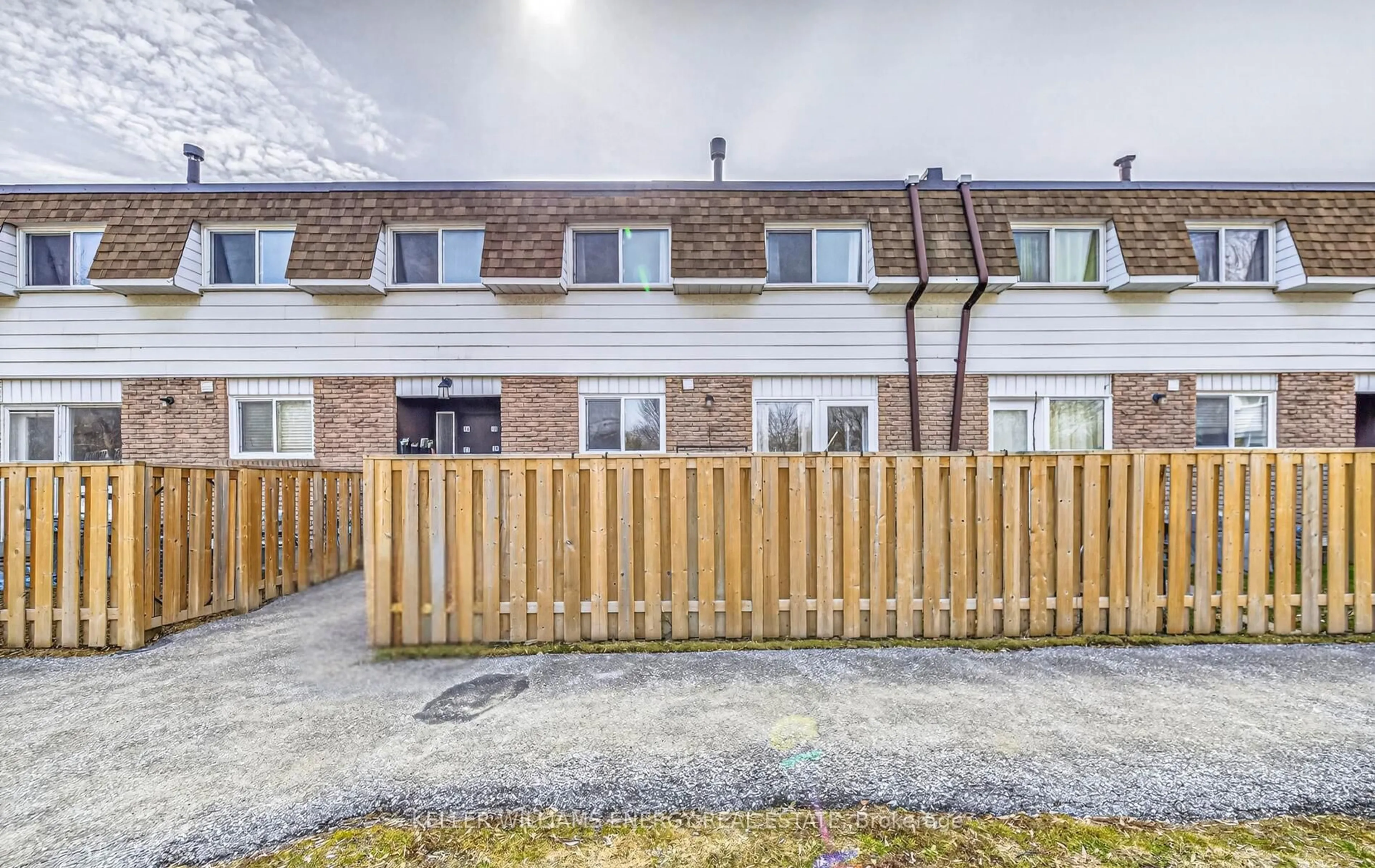 A pic from outside/outdoor area/front of a property/back of a property/a pic from drone, street for 730 Cedar St ##14, Oshawa Ontario L1H 4M6