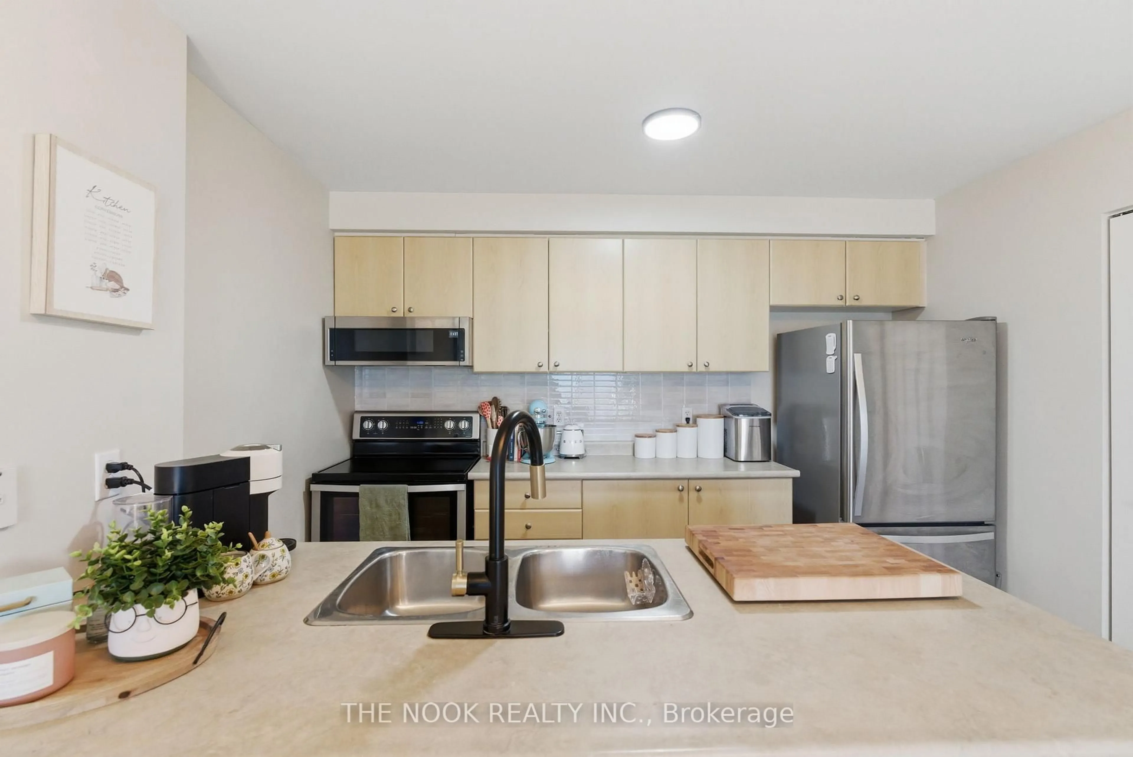 Standard kitchen, unknown for 83 Aspen Springs Dr #309, Clarington Ontario L1C 5J7