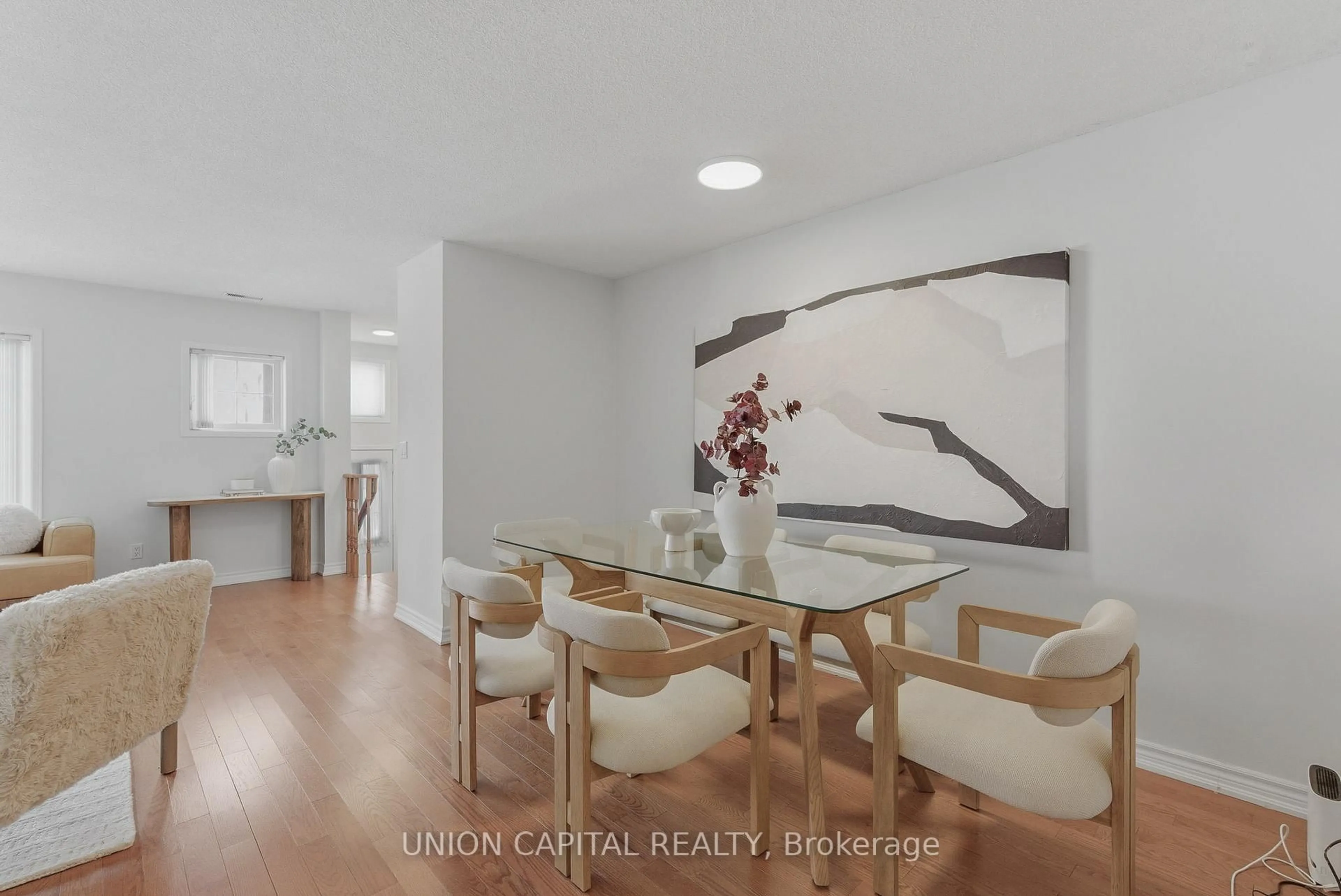 Dining room, wood/laminate floor for 1400 The Esplanade #120, Pickering Ontario L1V 6V2