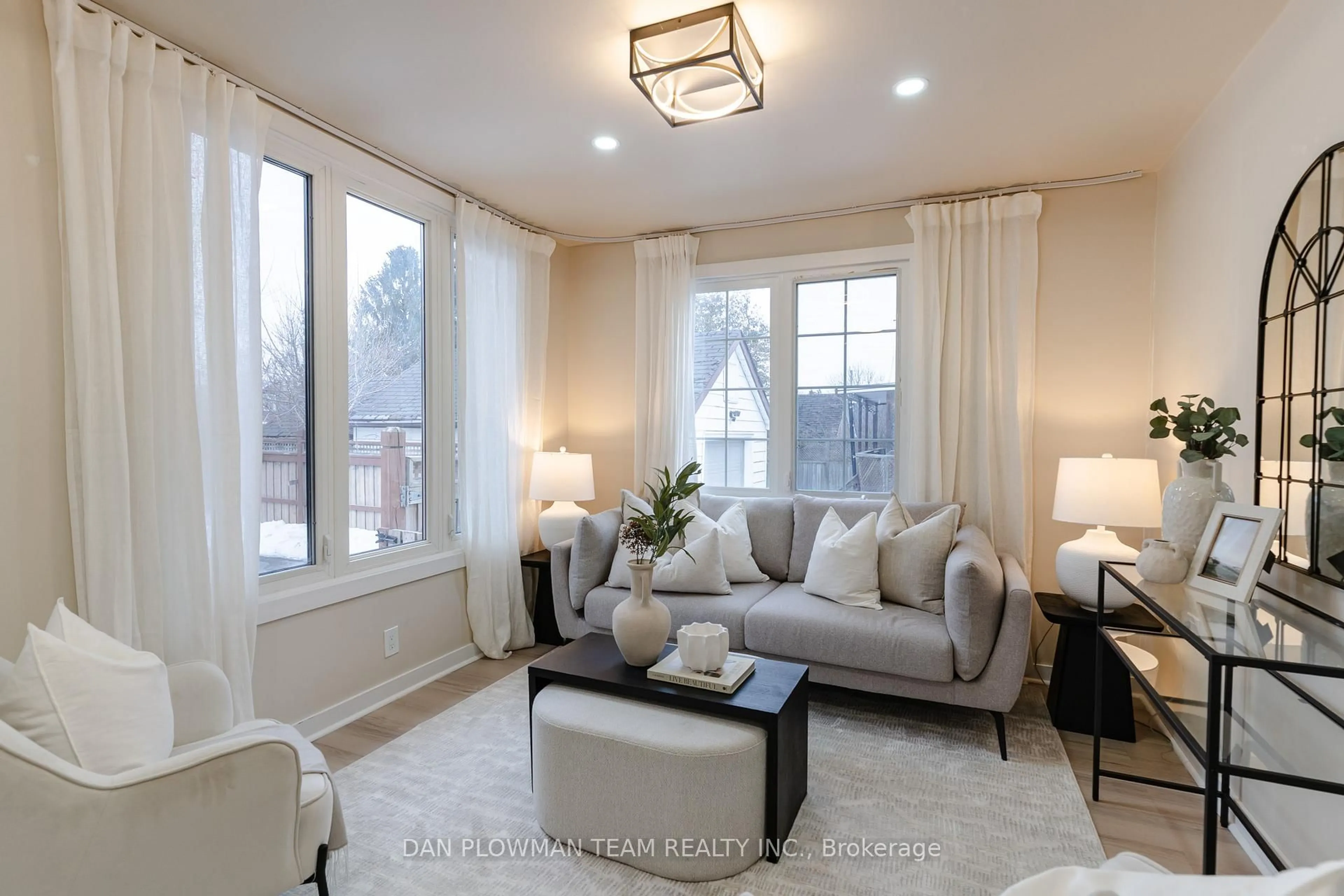 Living room with furniture, unknown for 752 Douglas St, Oshawa Ontario L1H 5C7