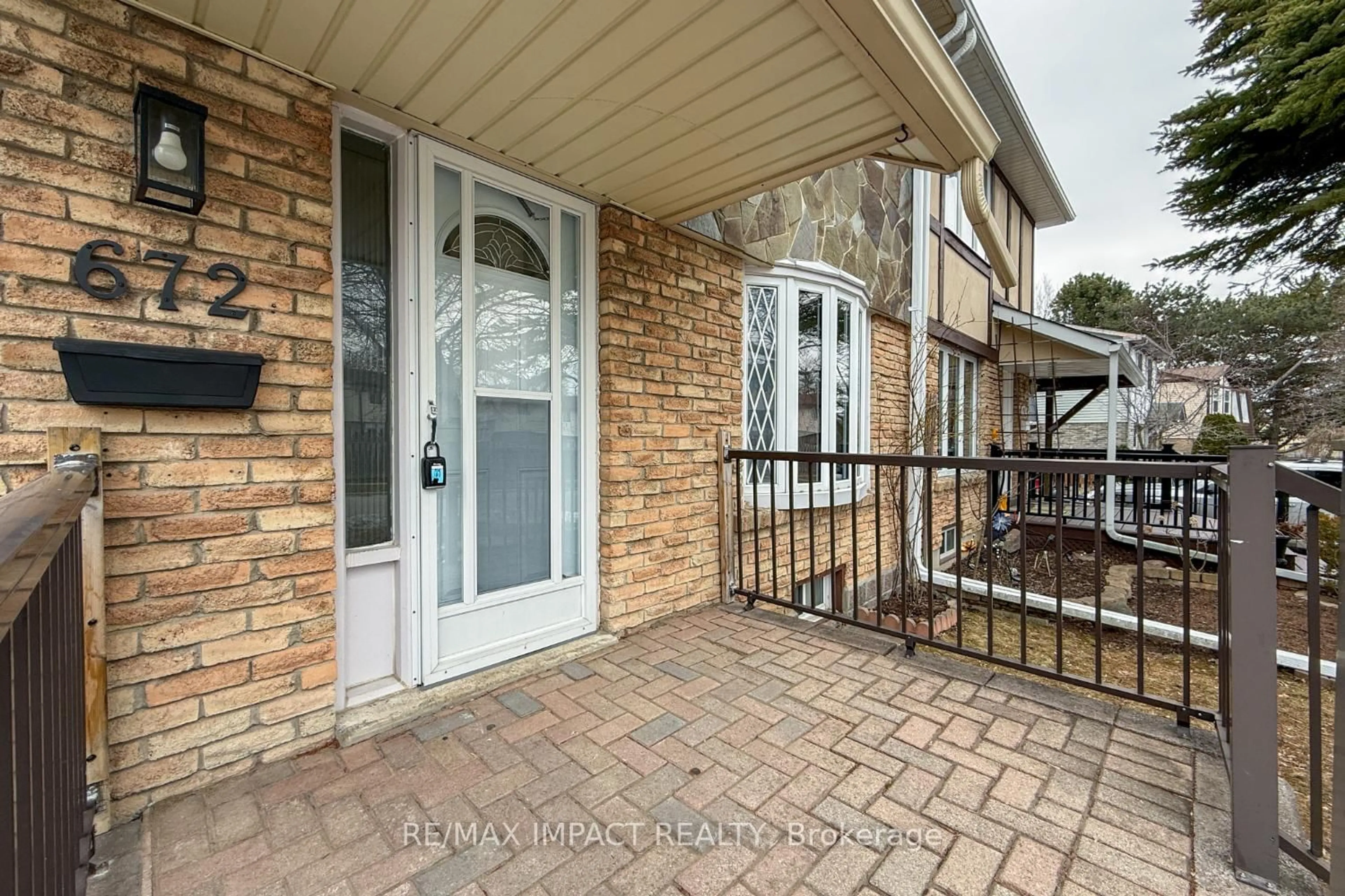 Unknown for 672 Galahad Dr, Oshawa Ontario L1K 1M2