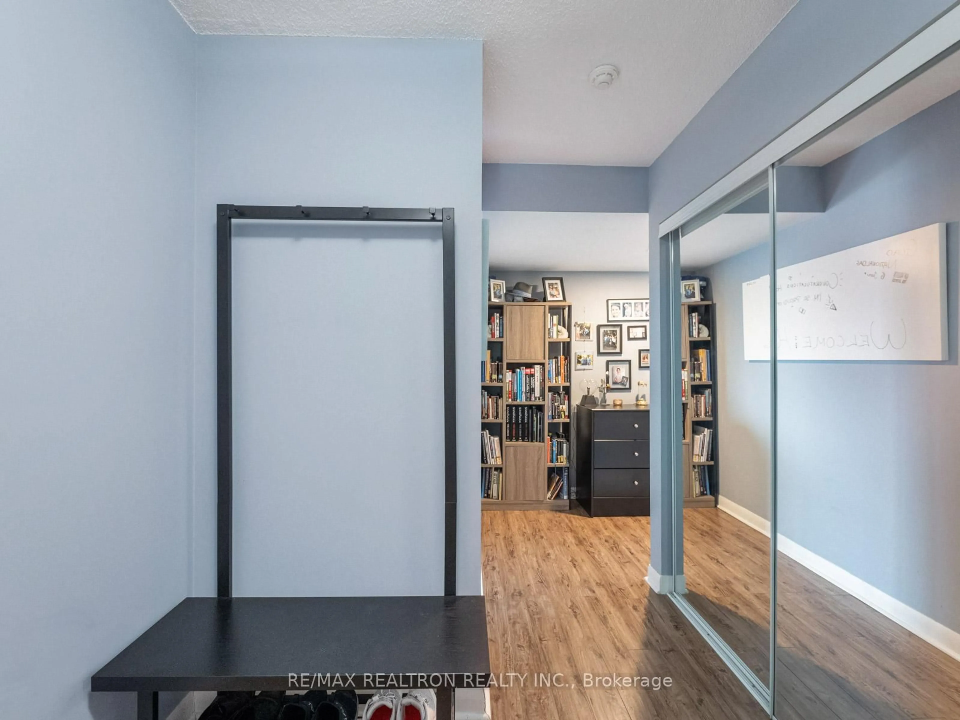 Indoor foyer for 190 BOROUGH Dr #2208, Toronto Ontario M1P 0B6