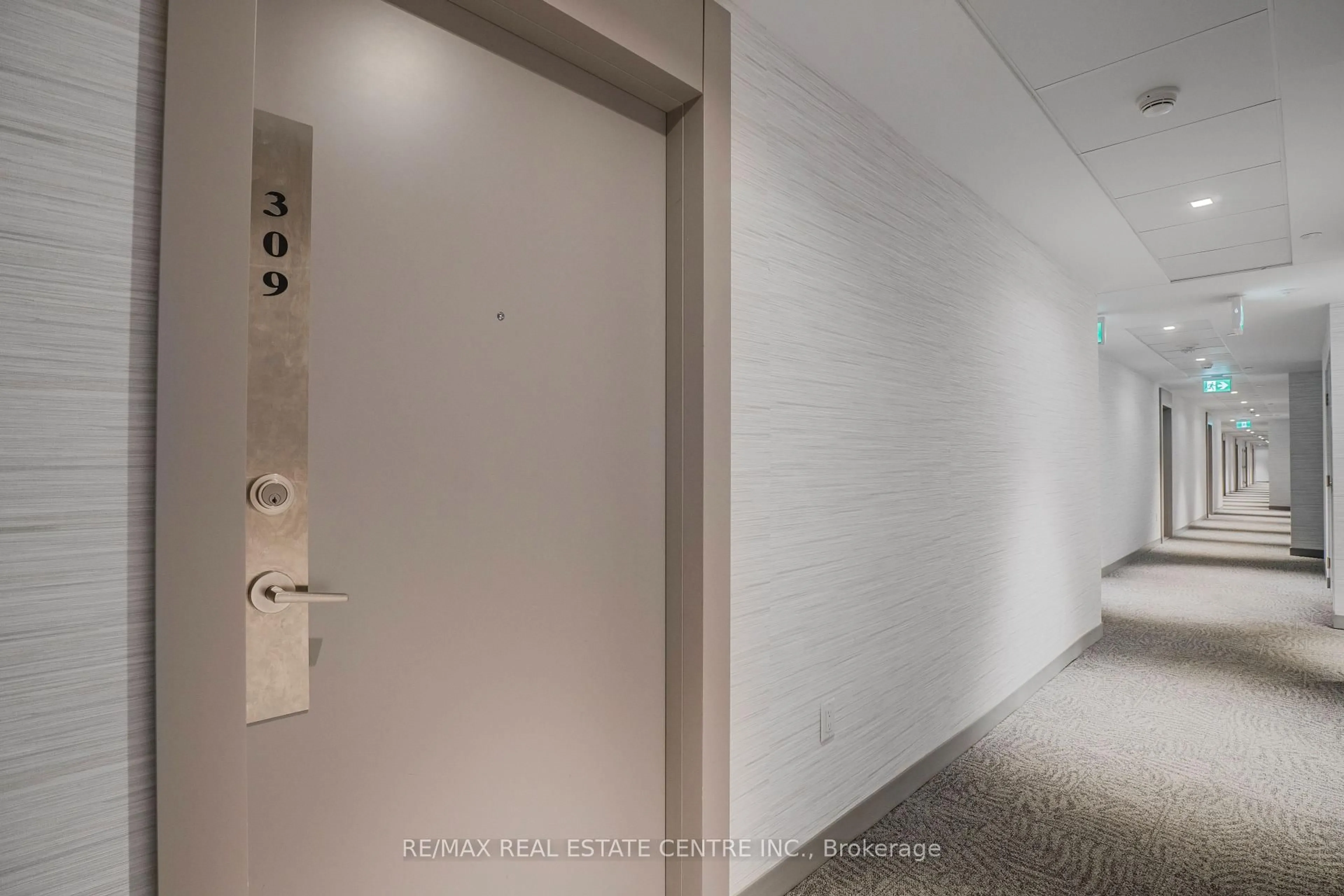 Indoor foyer for 3220 SHEPPARD Ave #309, Toronto Ontario M1T 3K3